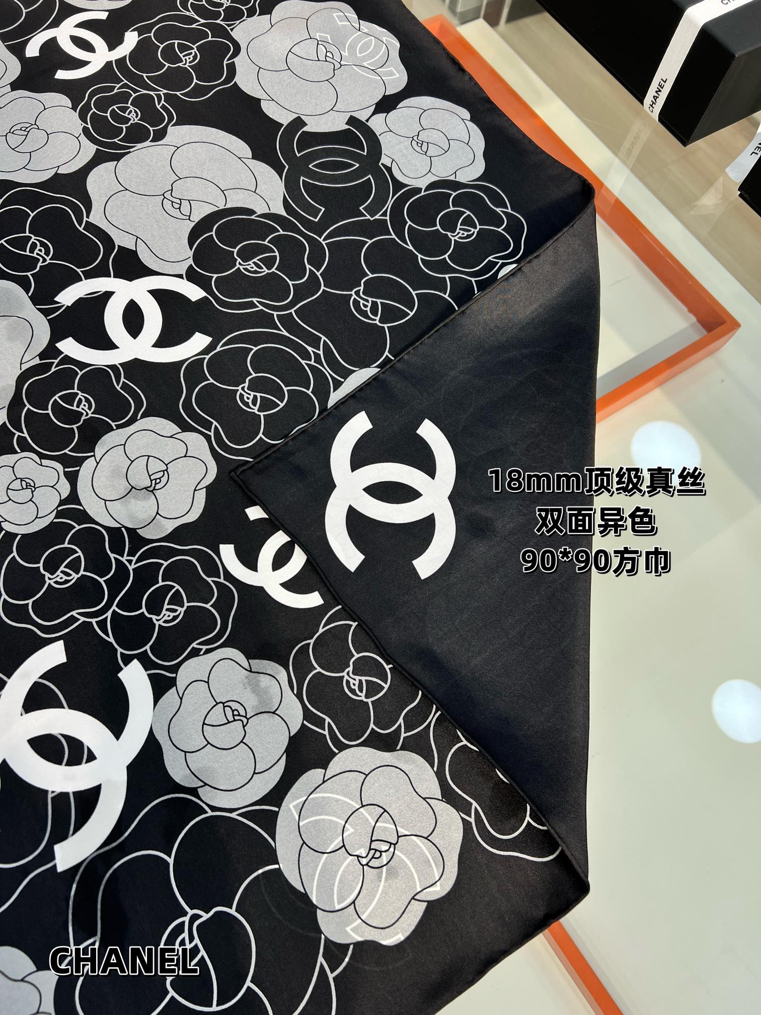 CC Square Scarf 90 CM In Black And White Camellia Logo Print Silk Twill 288740