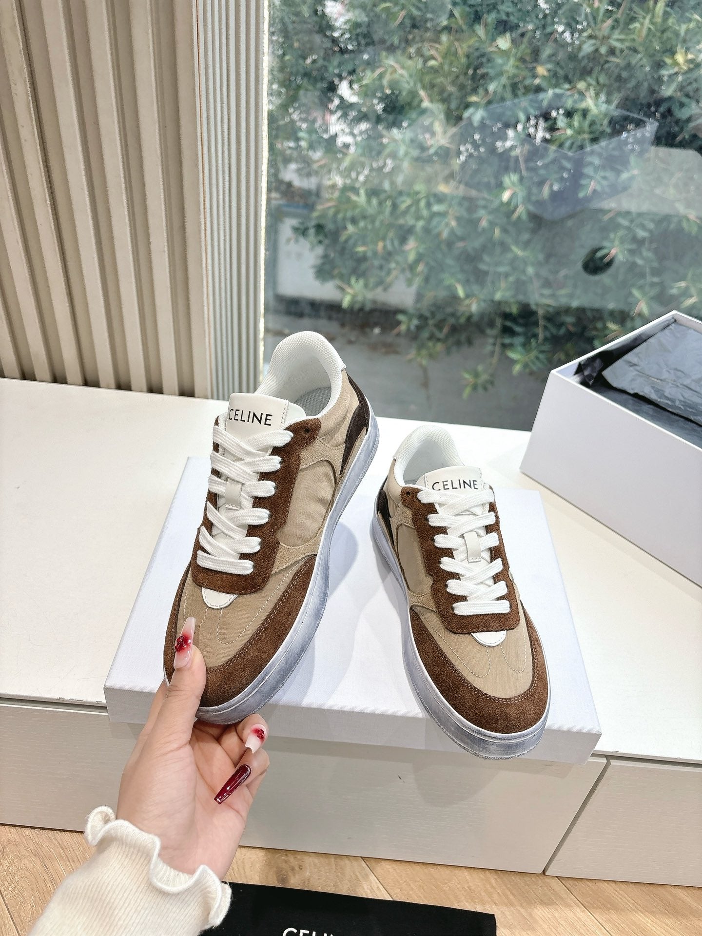 CELINE Sneaker Bronze Suede 285894