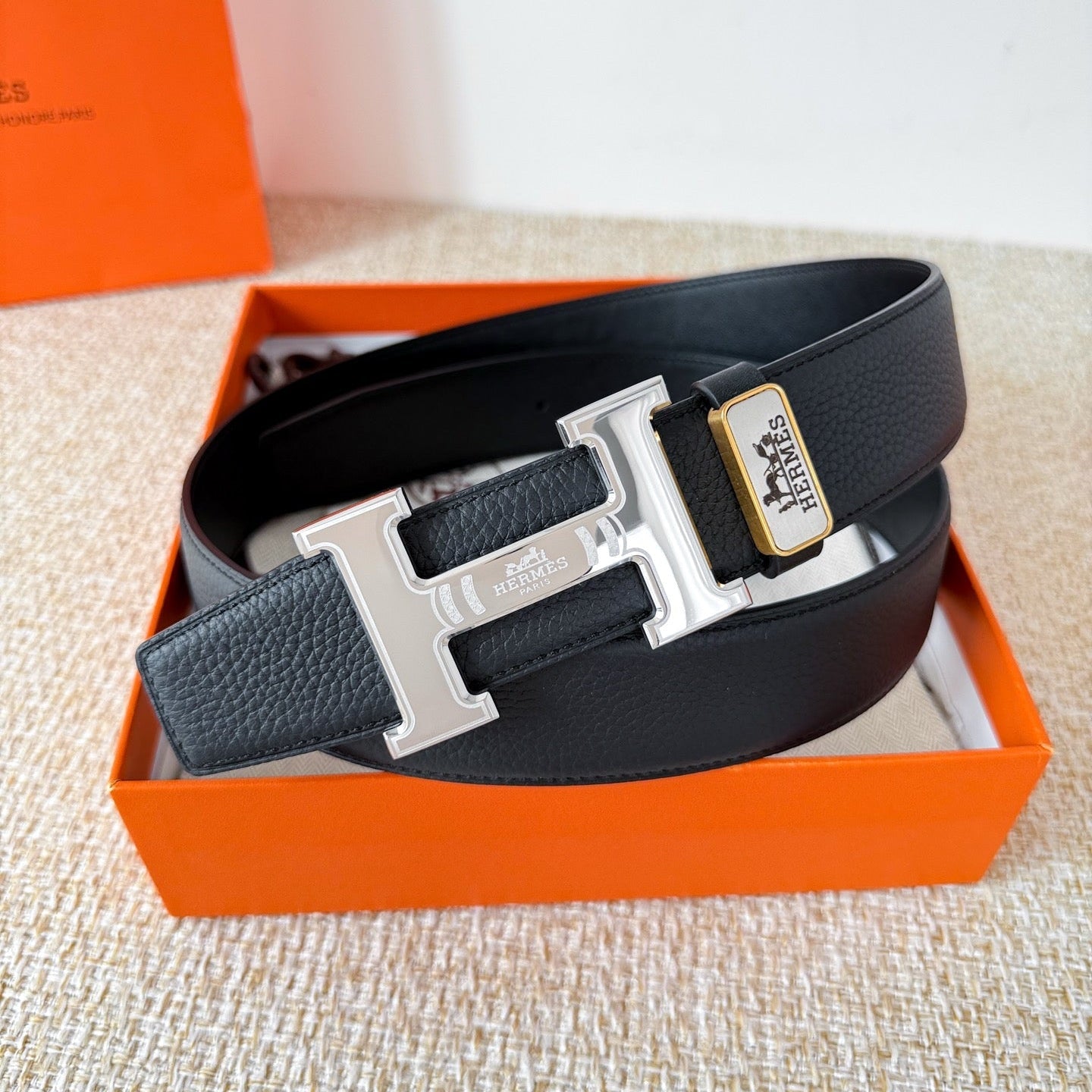 HM Constance Belt 38mm  Black Cowhide Sliver Buckle 619782