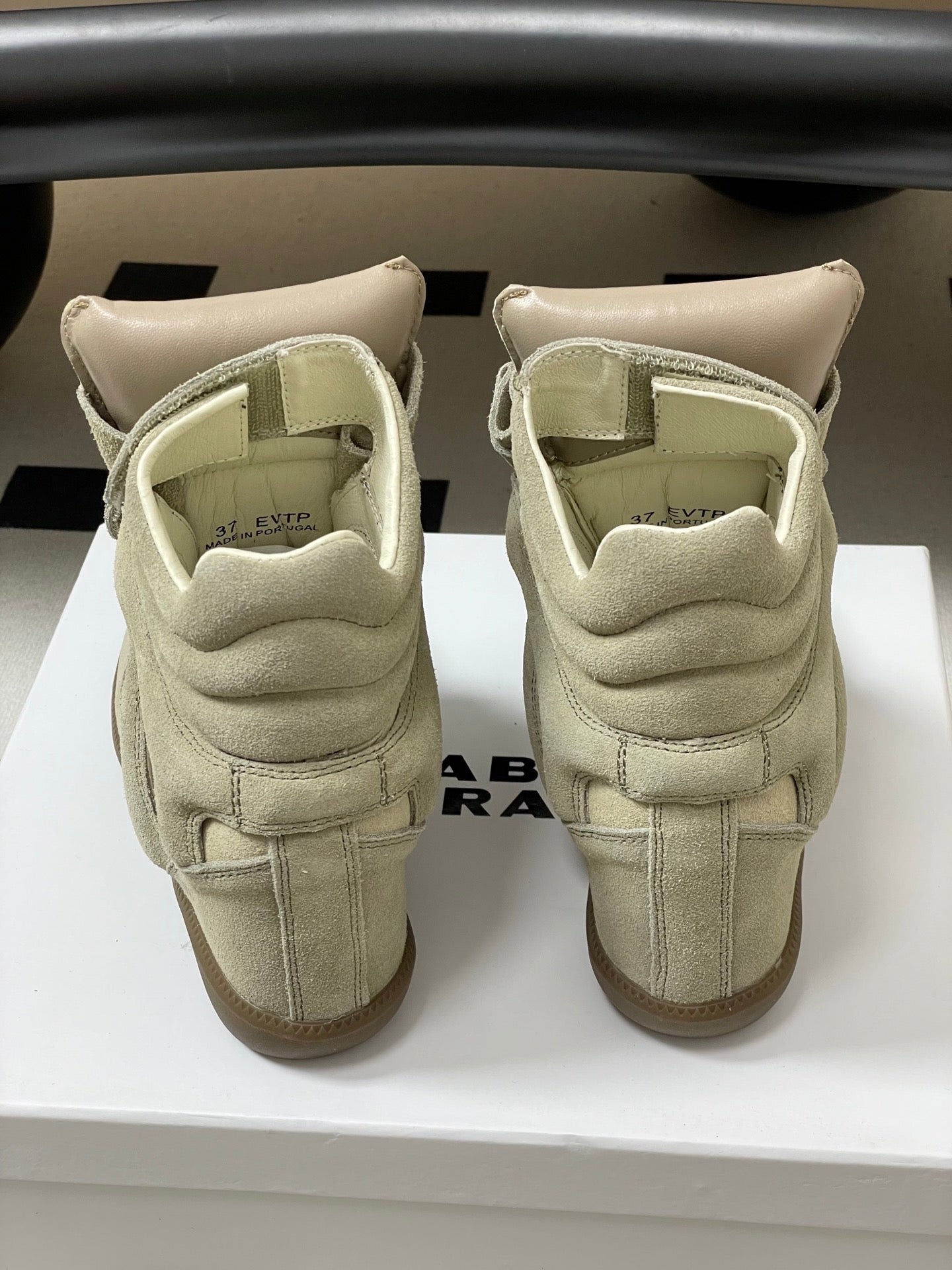 Isabel Marant 2026 Bekett Wedge Sneakers Light Grey mix Beige Suede Leather 534938