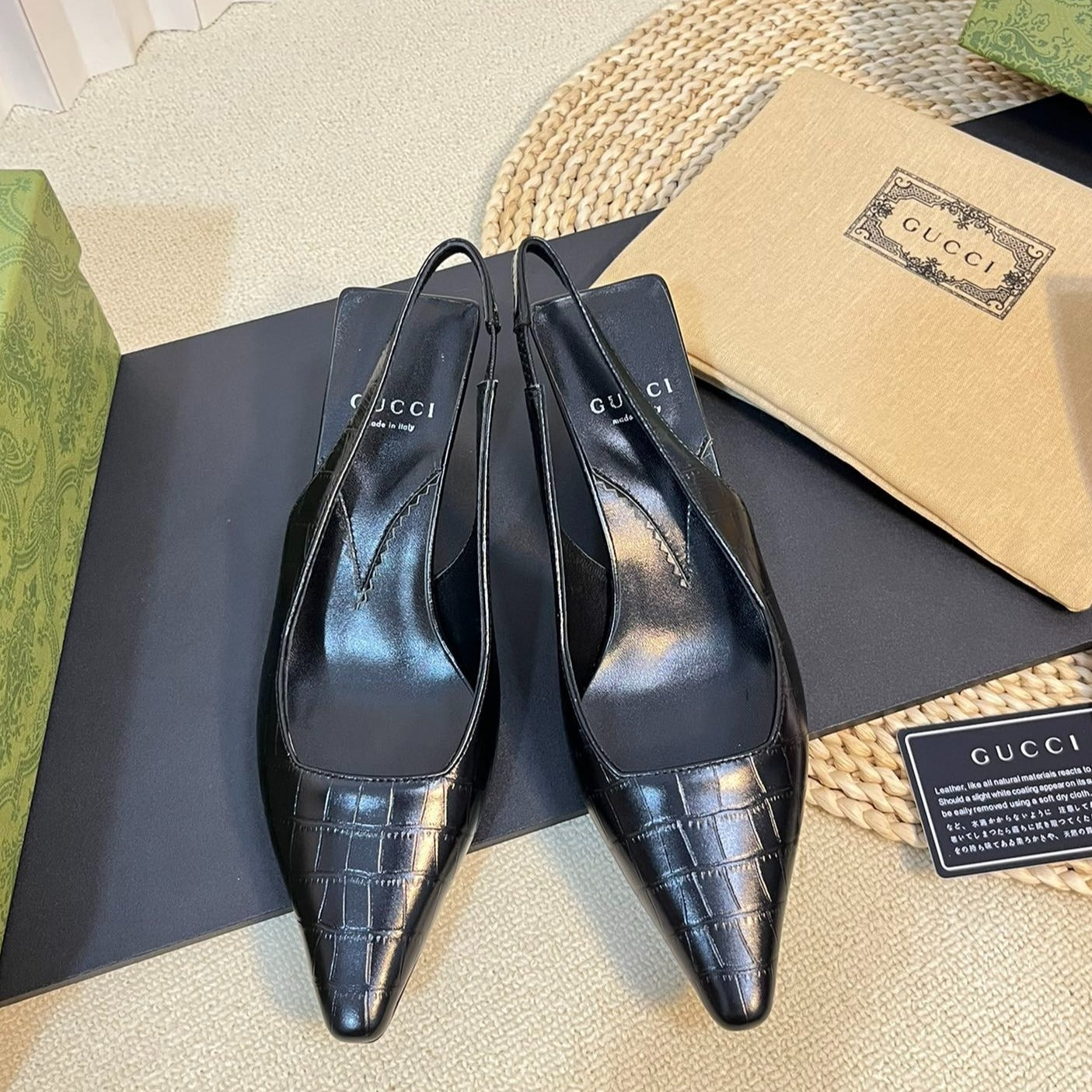 GG Women's G pointed silver-letter Logo slingback Black