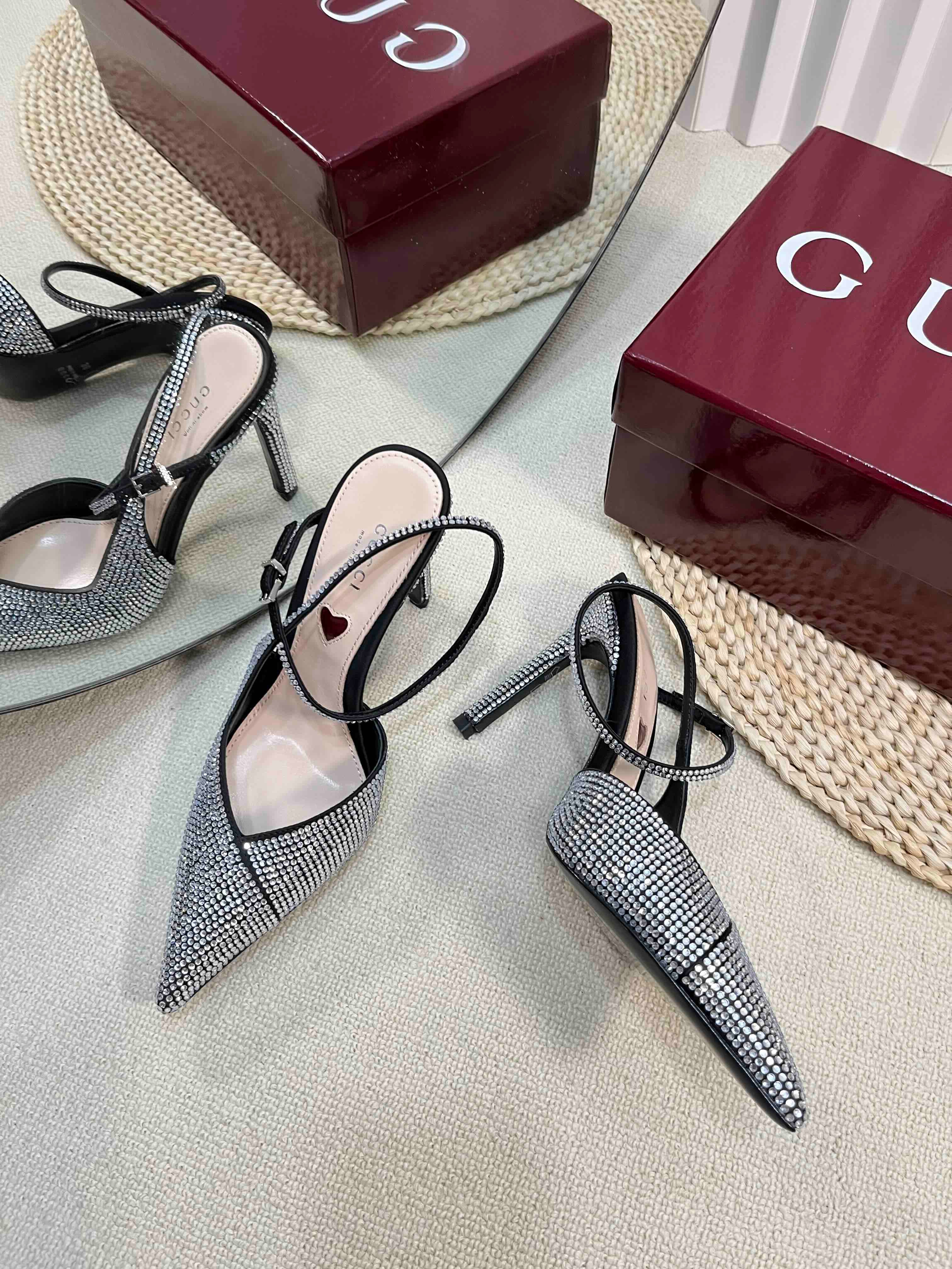 GC Crystal-Embellished Slingbacks Black Silk Sheepskin 294611
