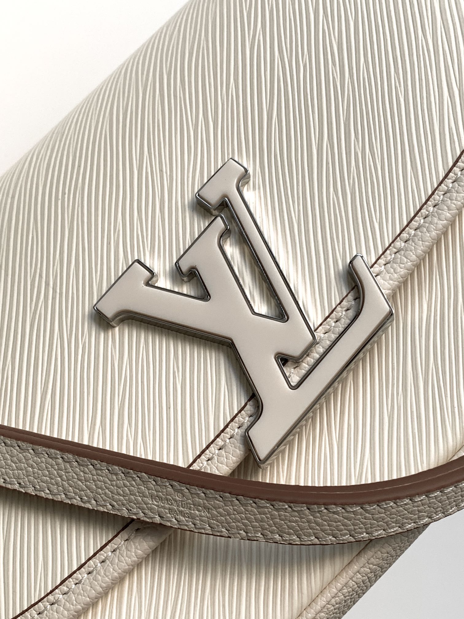 LV Buci Bag 24.5cm White Epi Leather 241088