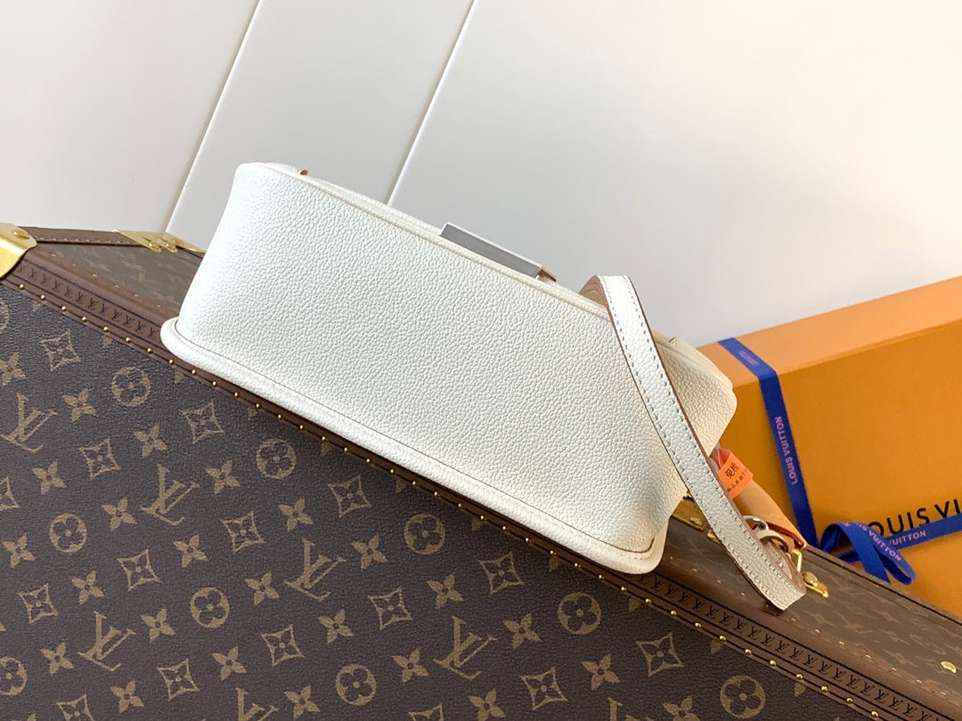 LV Buci Bag 24.5cm White Epi Leather 241088