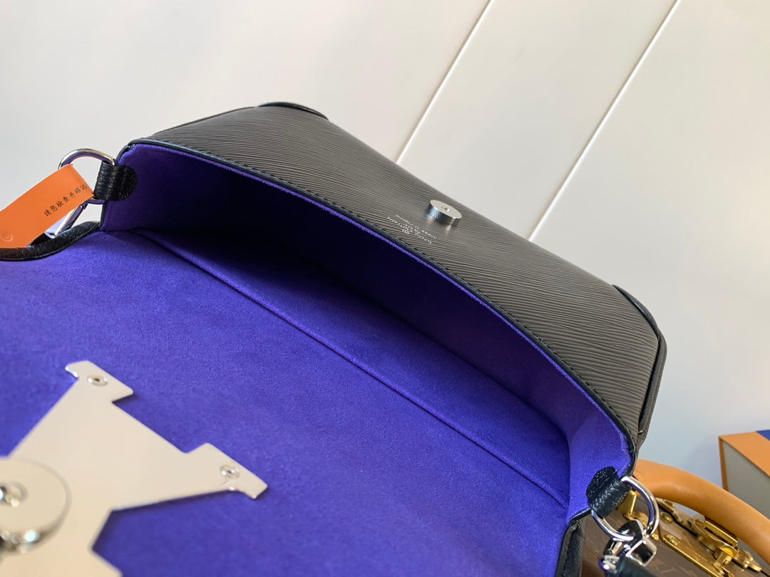 LV Buci Bag 24.5cm Black Epi Leather 241084