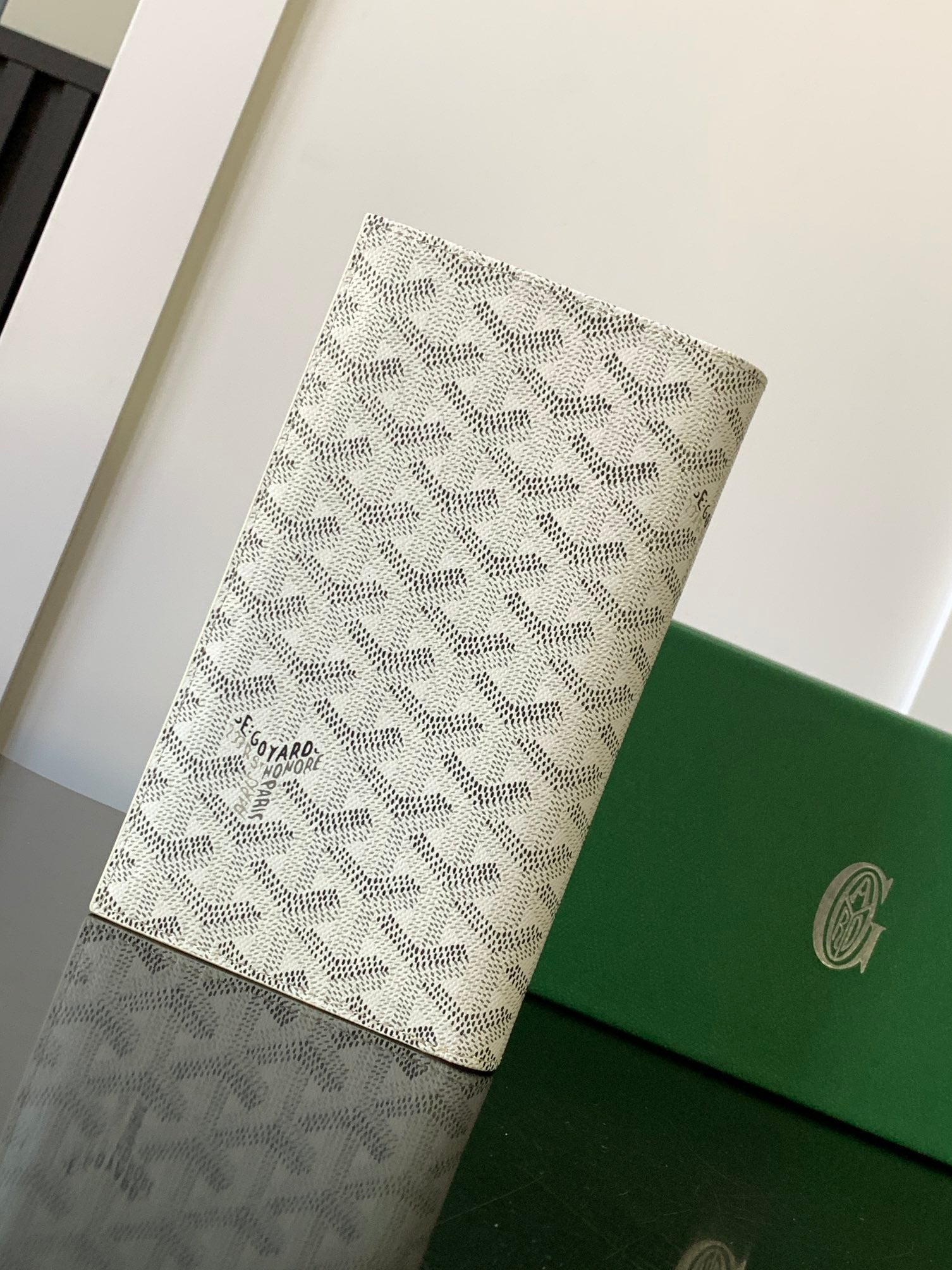 RICHELIEU CHECKBOOK WALLET 19 IN WHITE GOYARDINE CANVAS AND CALFSKIN