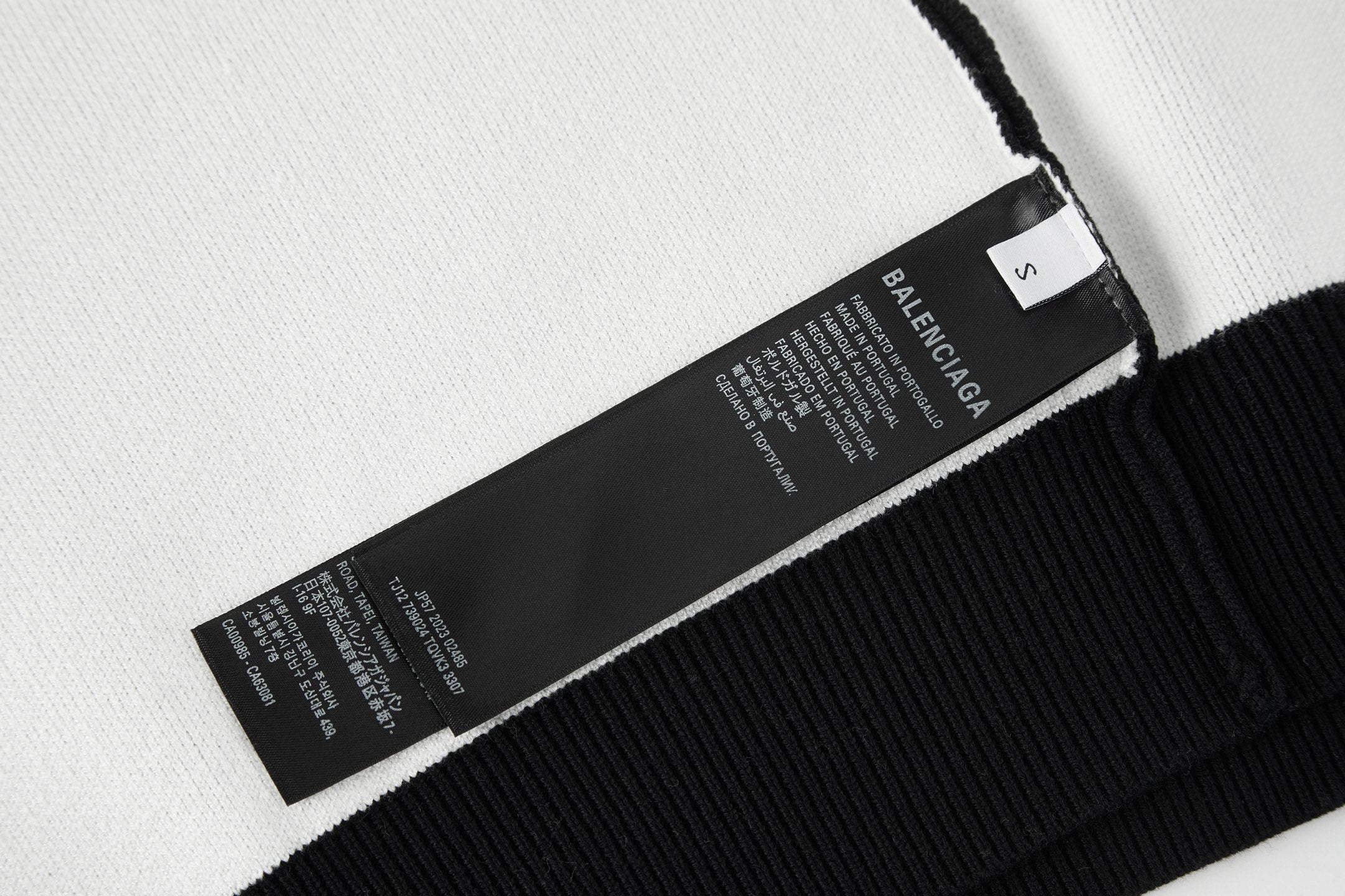 Balenciaga 25 Sweater Black Wool 0002