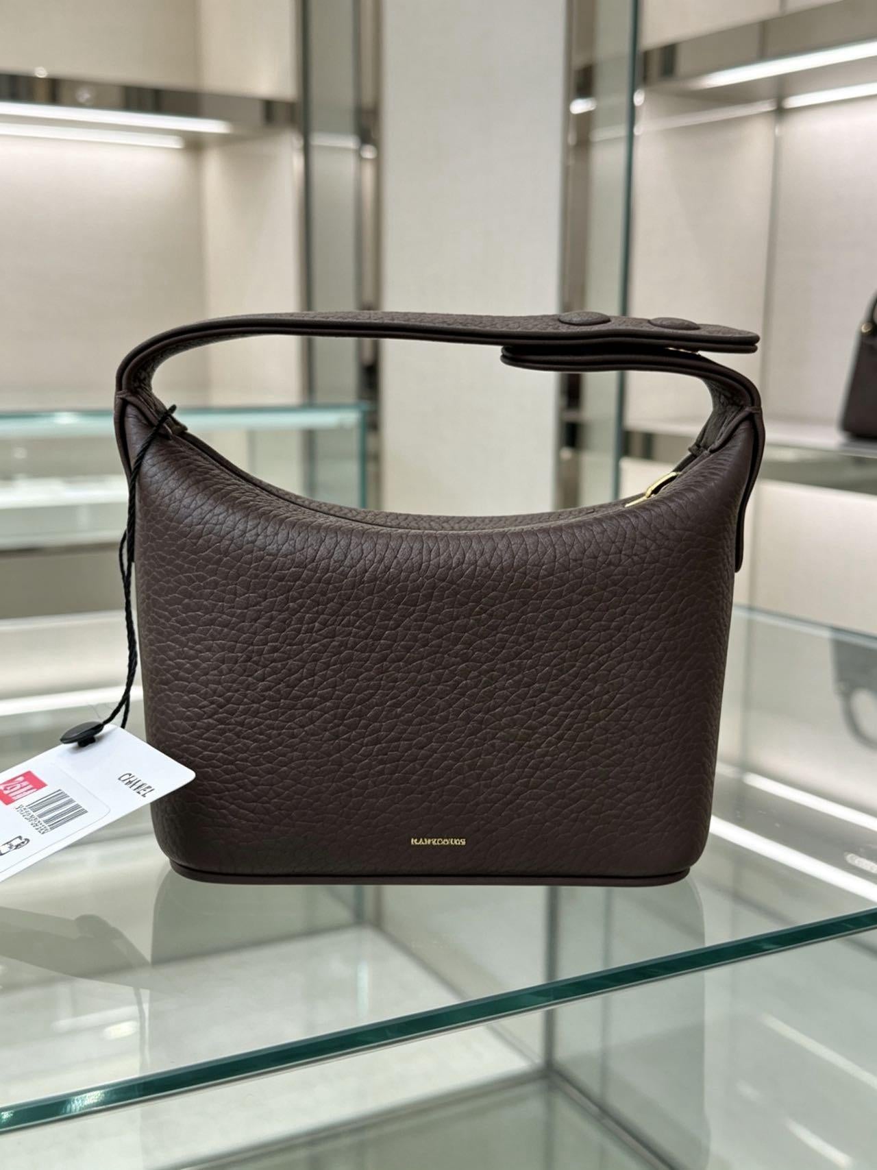 Chane 2026 Coco Beach Mini Bag 10cm Cowhide