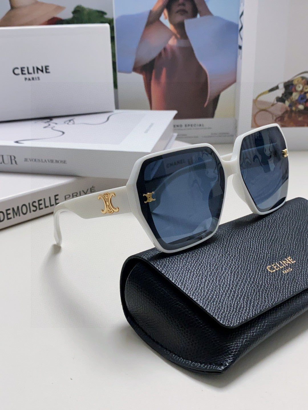TRIOMPHE SUNGLASSES 552771 IN WHITE ACETATE