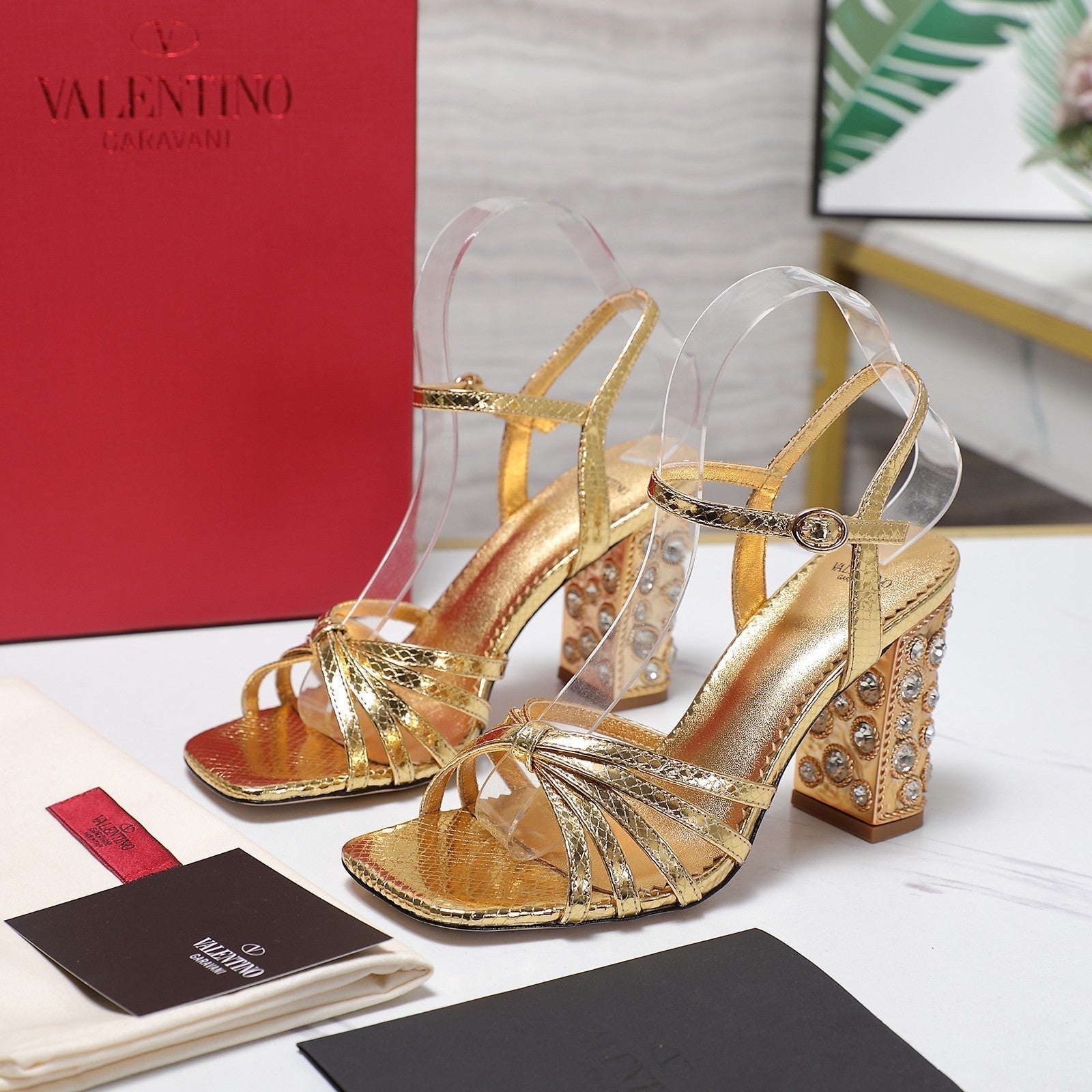 VT 2025 Diamond Heel Sandals Gold Cowhide 289510