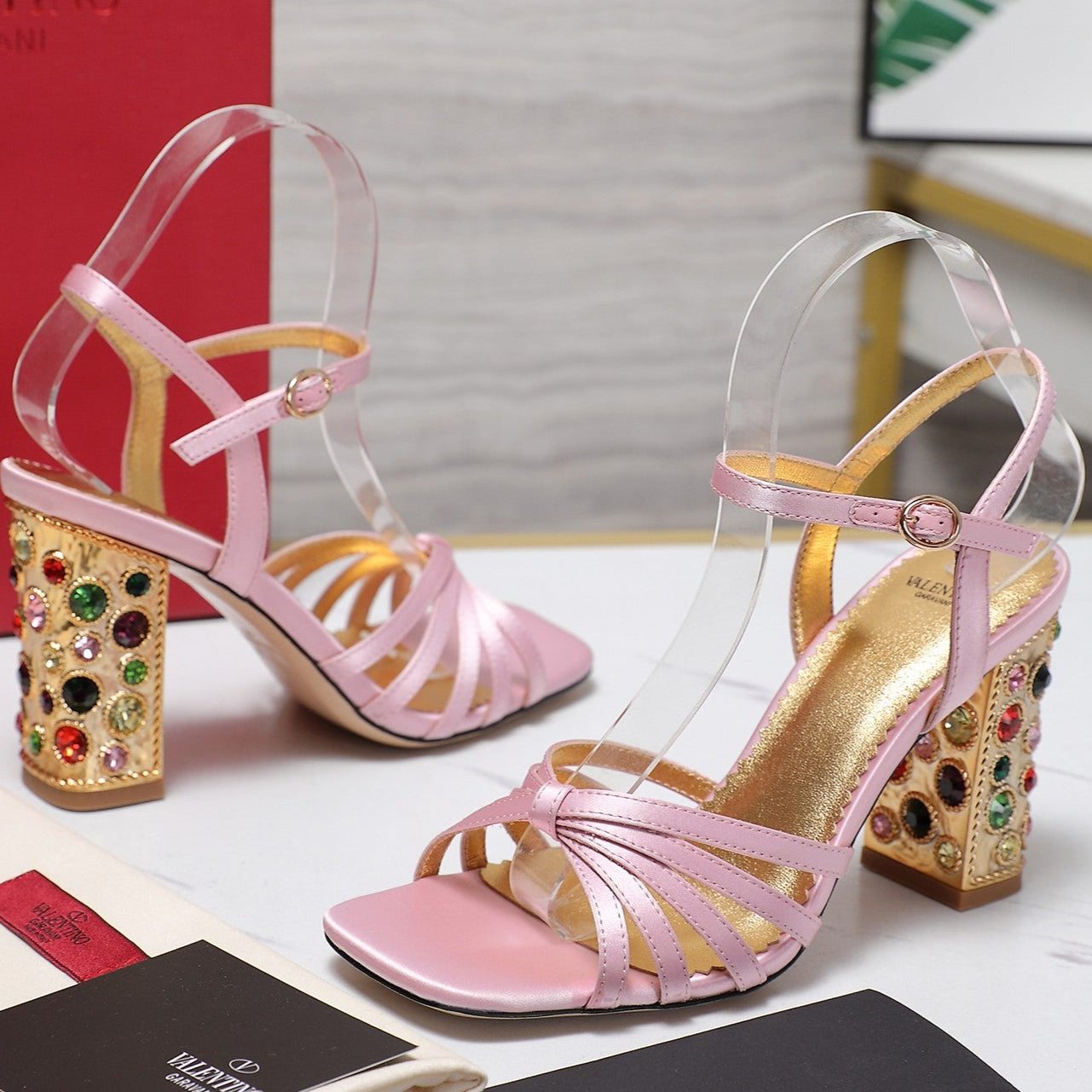 VT 2025 Diamond Heel Sandals Pink Cowhide 289511