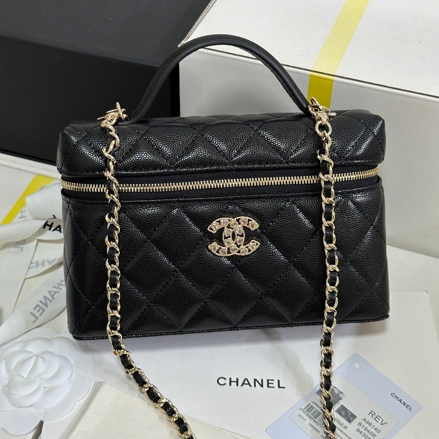 CC 25P Vanity Case 19.5cm Black Calfskin Heart Rhinestone 243613