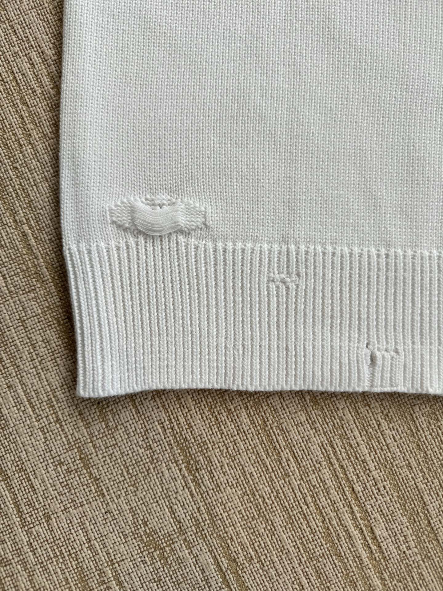 Balenciaga 25 Ripped knit sweater White Wool 0019