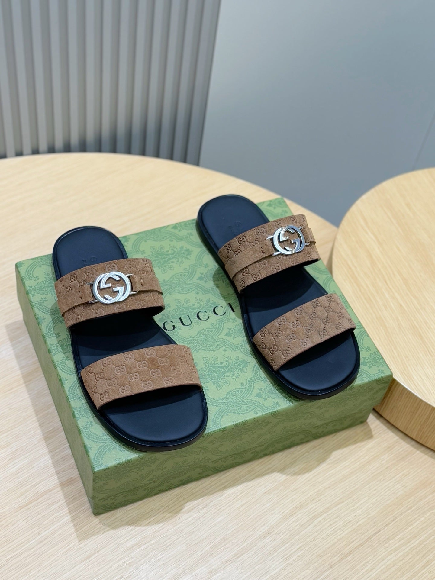 GG Men's Interlocking G Sandals Brown Suede 599982