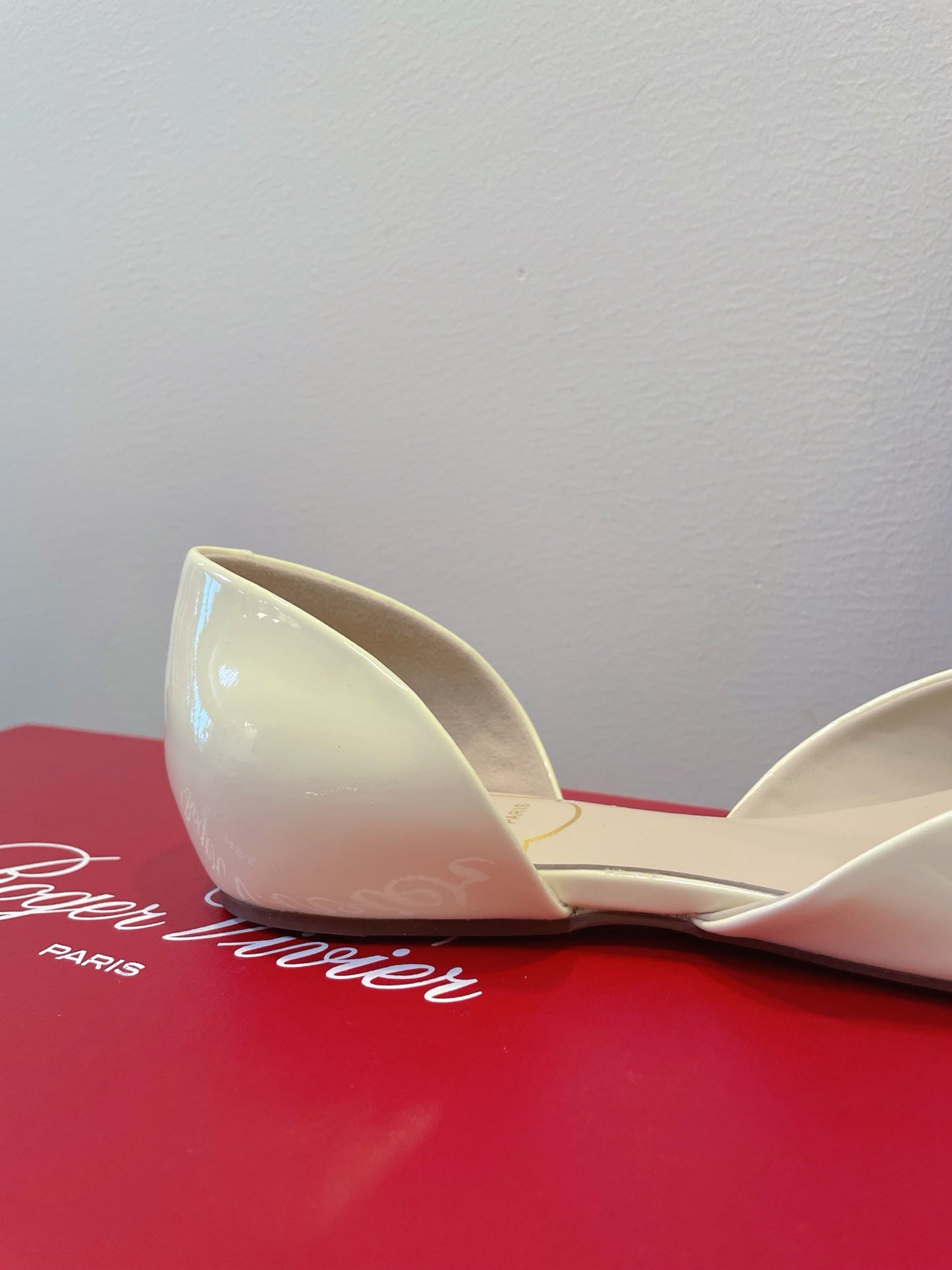 Viv Chips Ballerina Flat Milky Yellow Patent Leather 329269