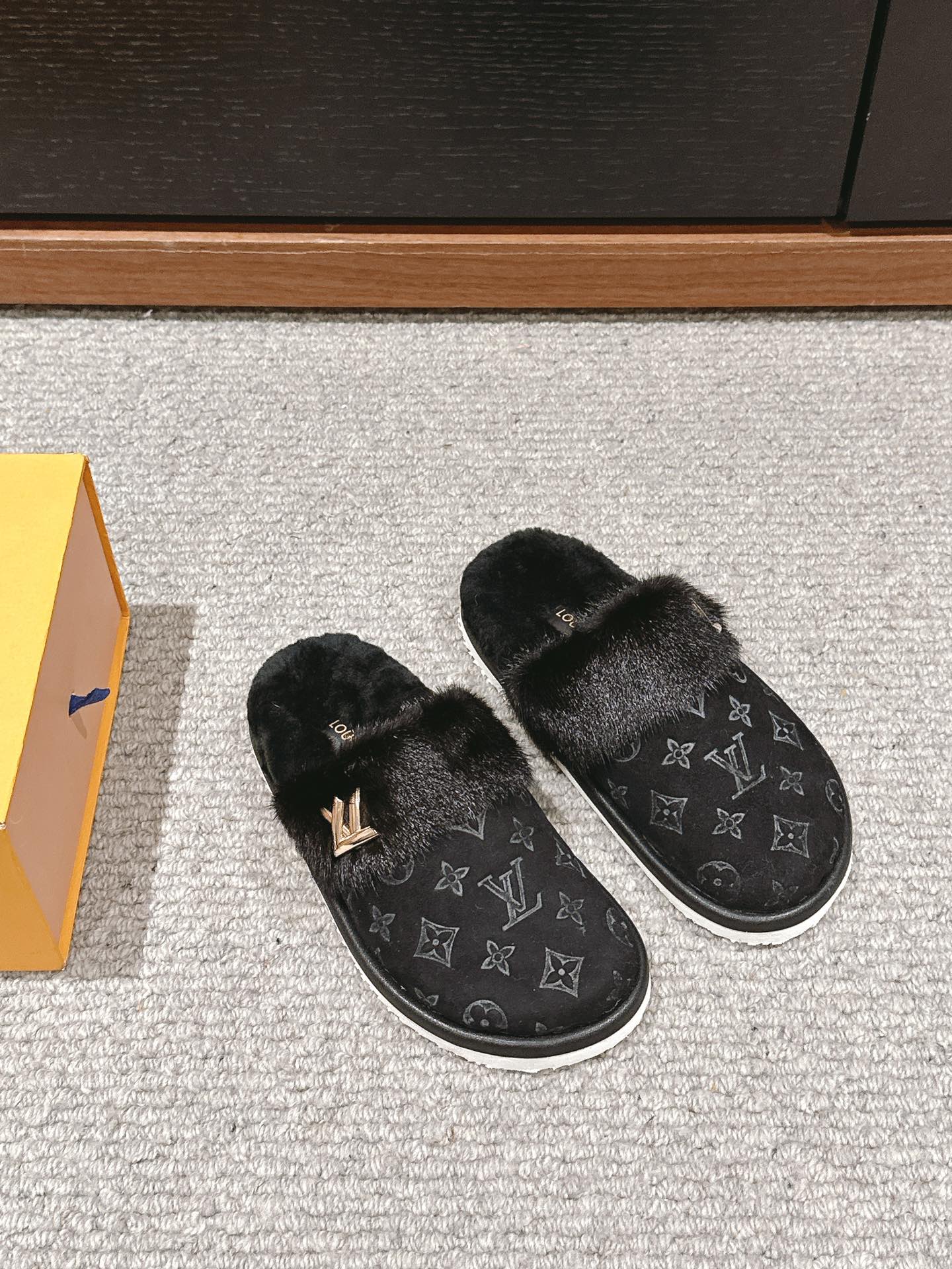 LV Flat Mule Black With Fur Monogram Suede