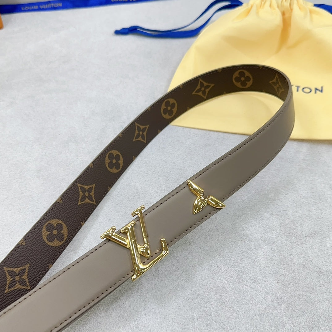 Pretty LV 30mm Reversible Belt Grey Calfskin