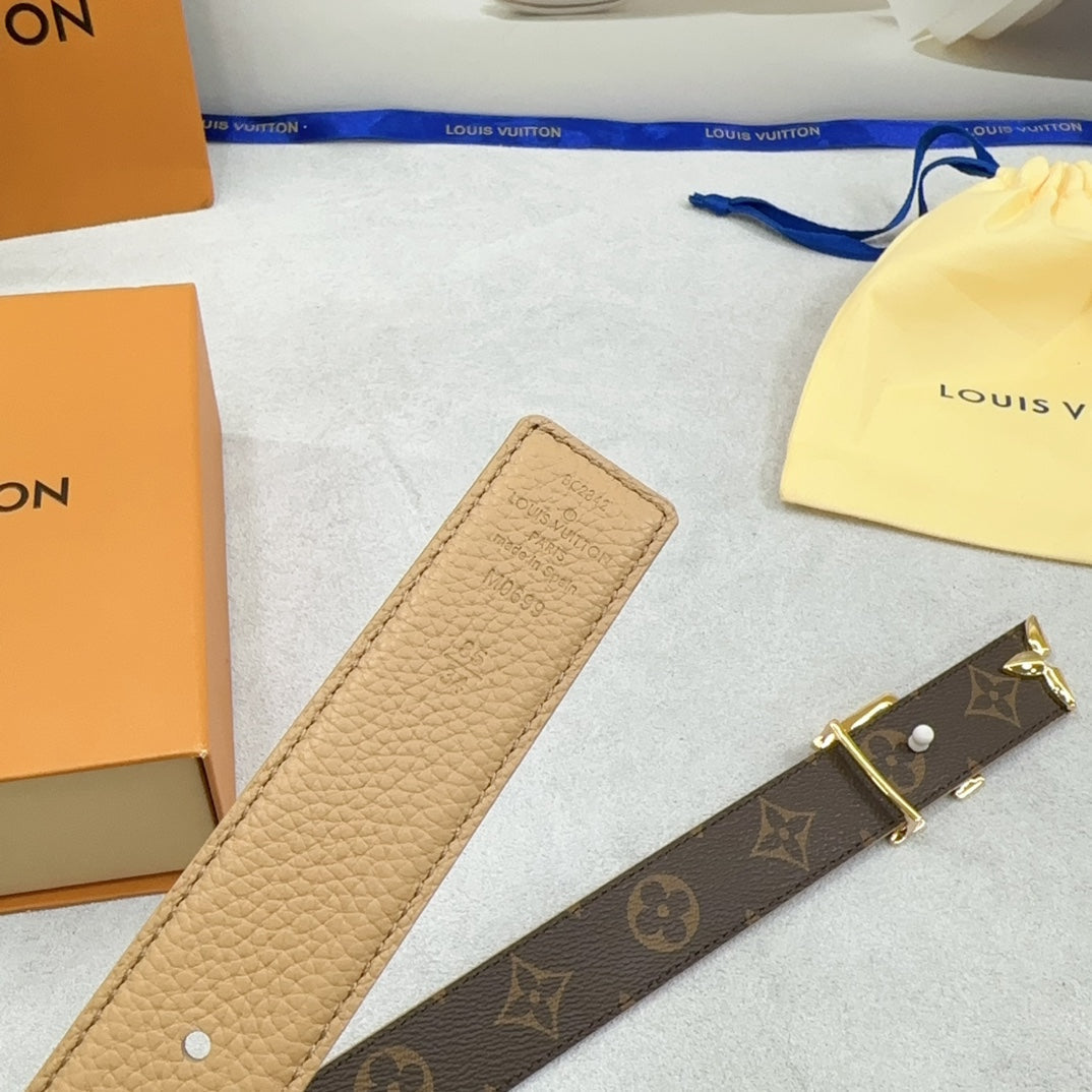 Pretty LV 30mm Reversible Belt Beige Grained Calfskin