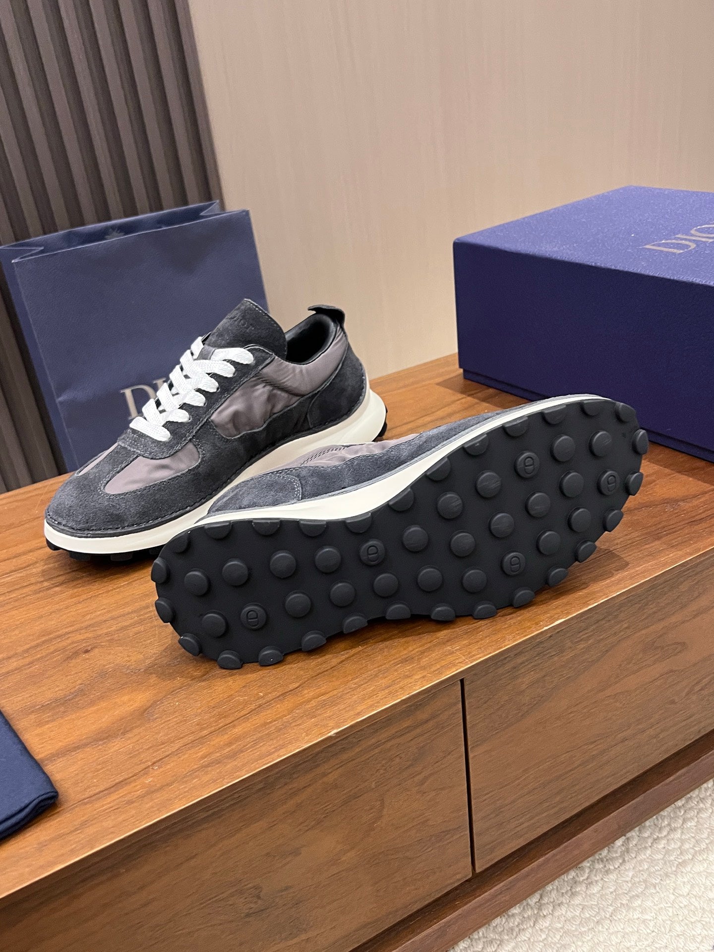 Dior 2026 Sneaker Suede 904794