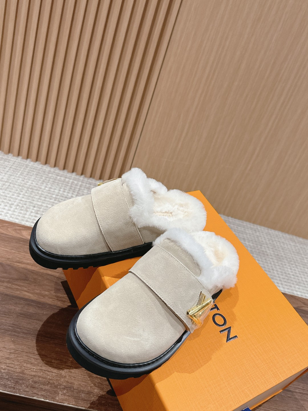 LV Cosy Flat Comfort Clog Beige Fur Lining Suede