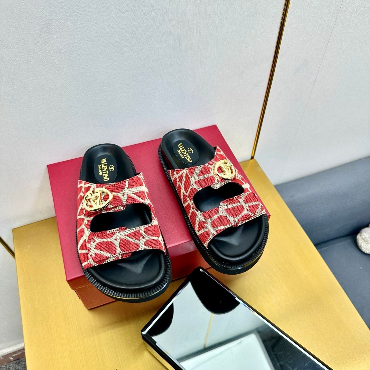 VT 25 Platform Sandals Black Red Slippers Cowhide