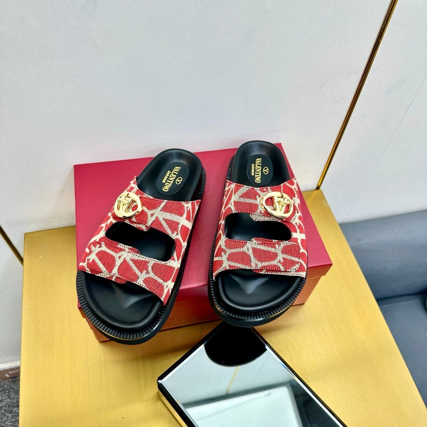 VT 25 Platform Sandals Black Red Slippers Cowhide