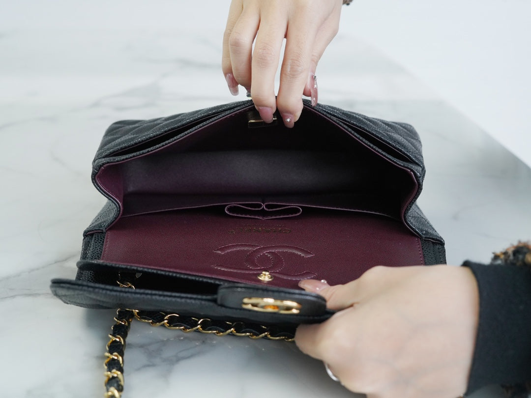 CLASSIC FLAP 23 BLACK CAVIAR GOLD HARDWARE