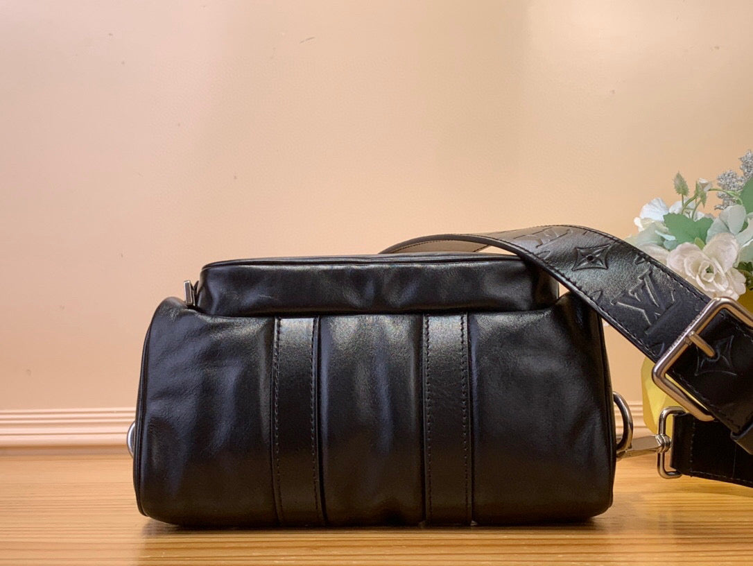 LV Keepall Bandouliere 25 Jmlt Black Calfskin 205345