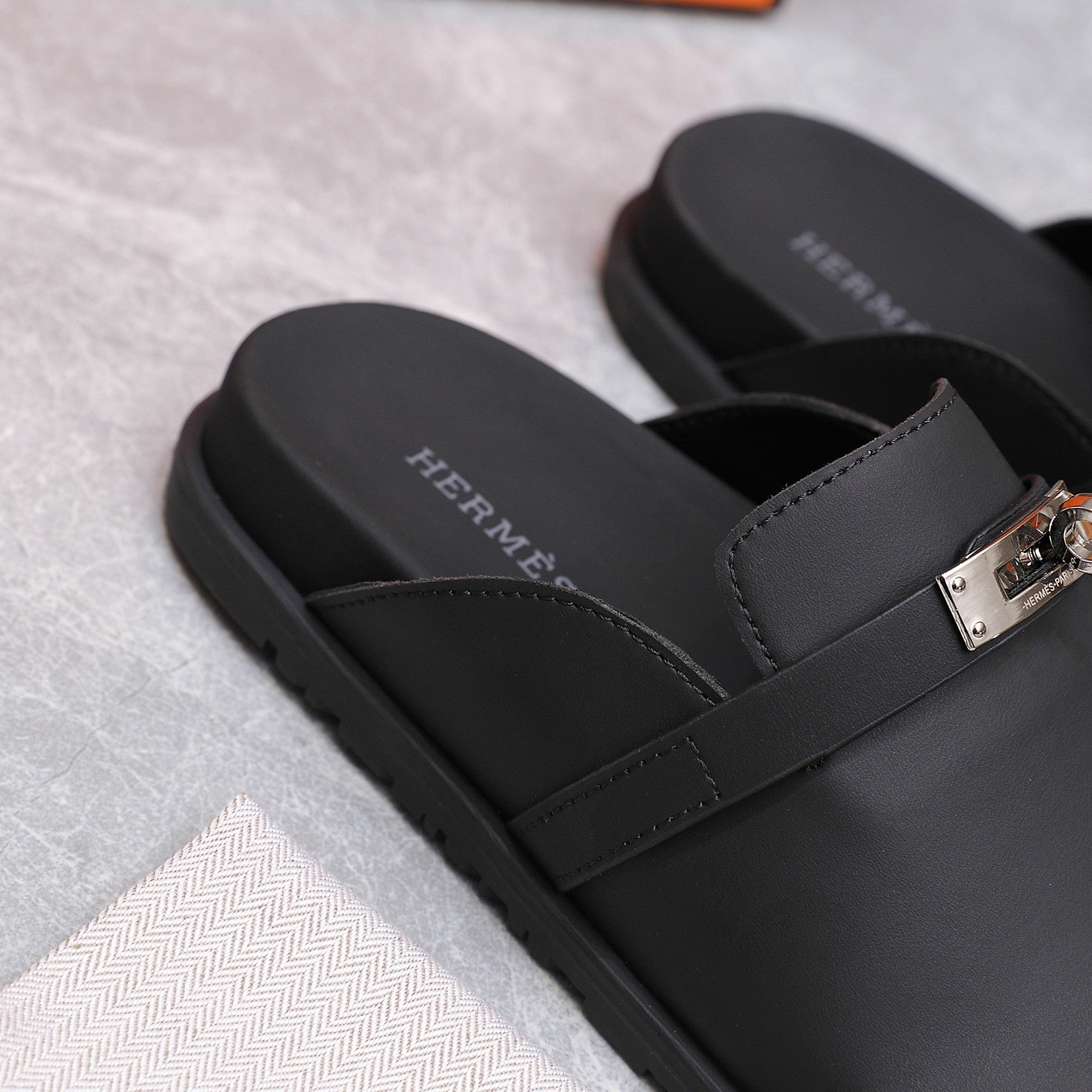 HM 25 Carlotta Mule Black Calfskin