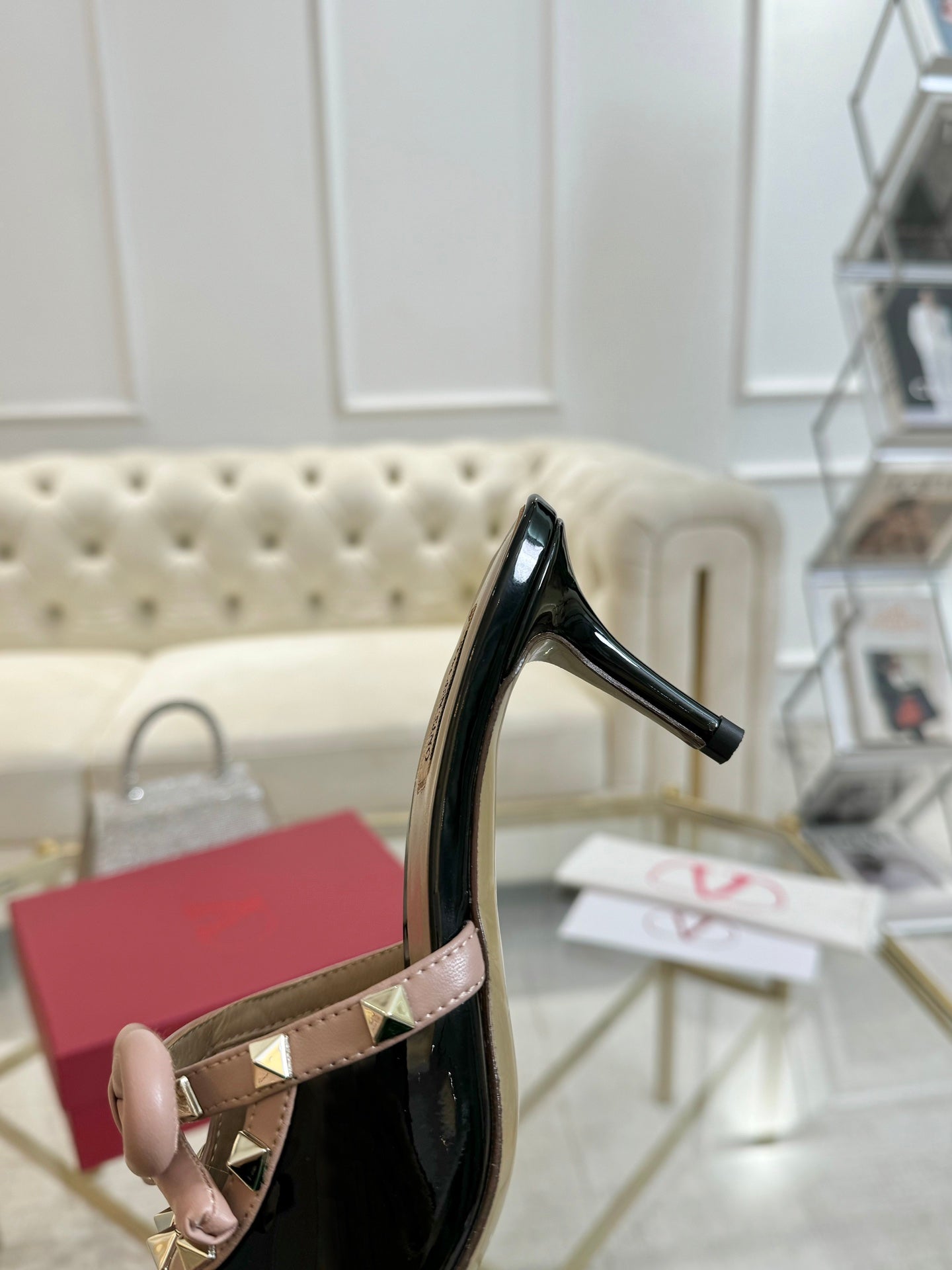 VT 25 Rockstud Bow Mule Black Pink Patent Leather