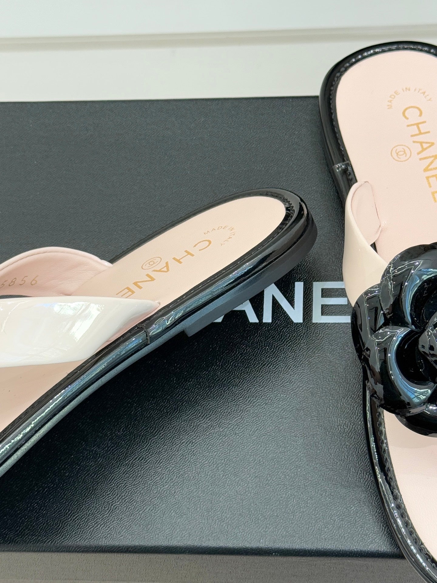 CC 26 Camellia Thong Sandal Pink mix Black Sheepskin 609998