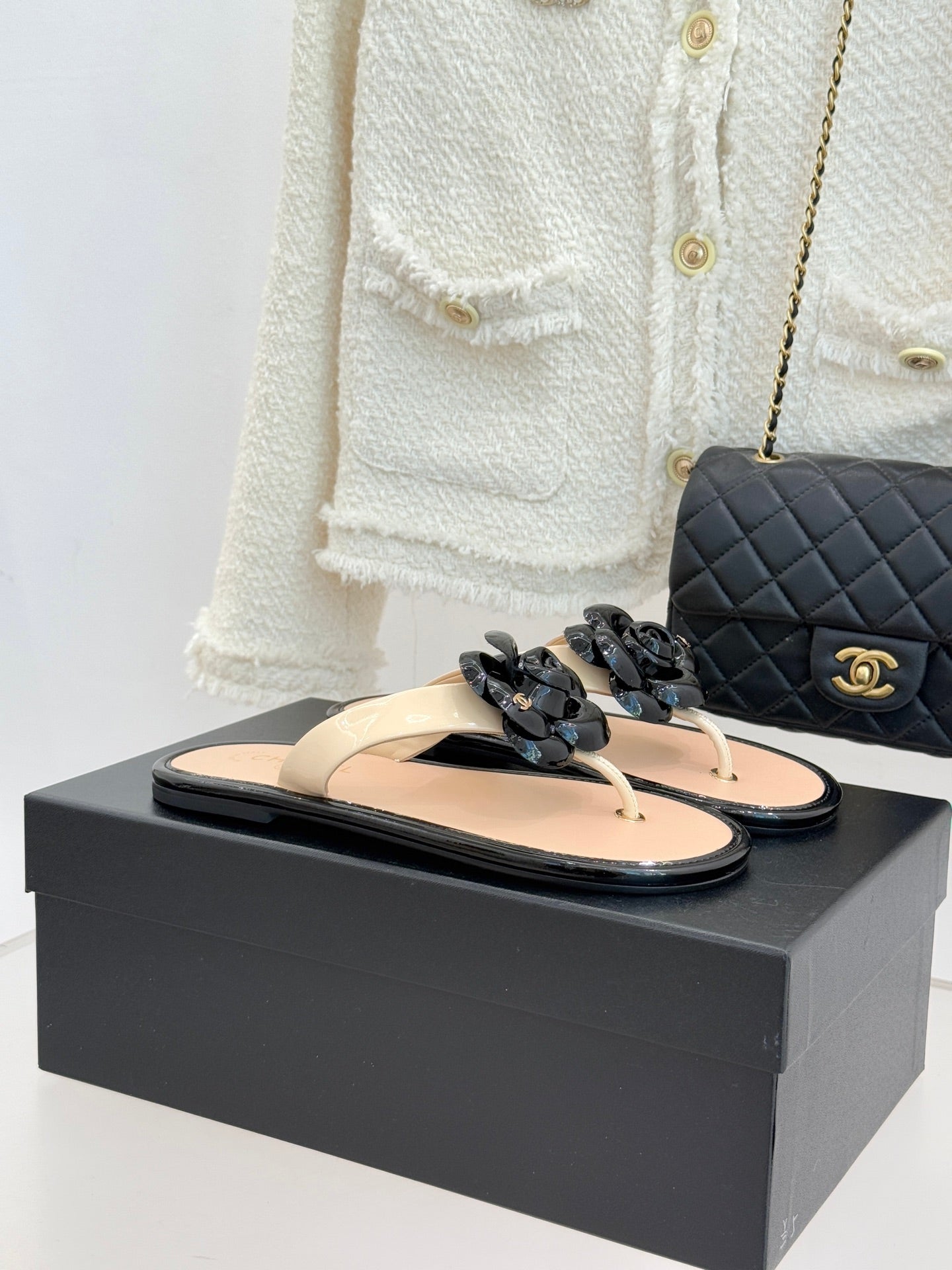 CC 26 Camellia Thong Sandal Beige mix Black Sheepskin 609999