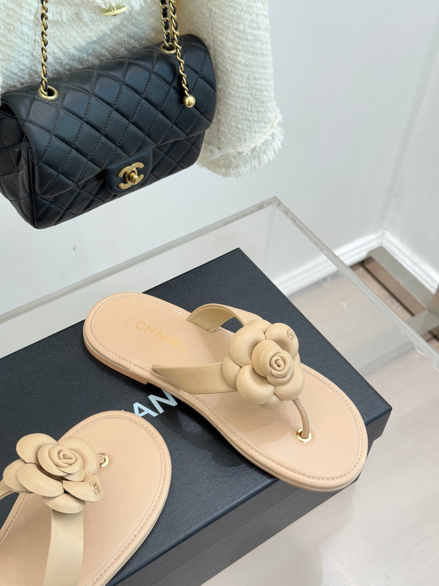 CC 26 Camellia Thong Sandal Beige Sheepskin 610001