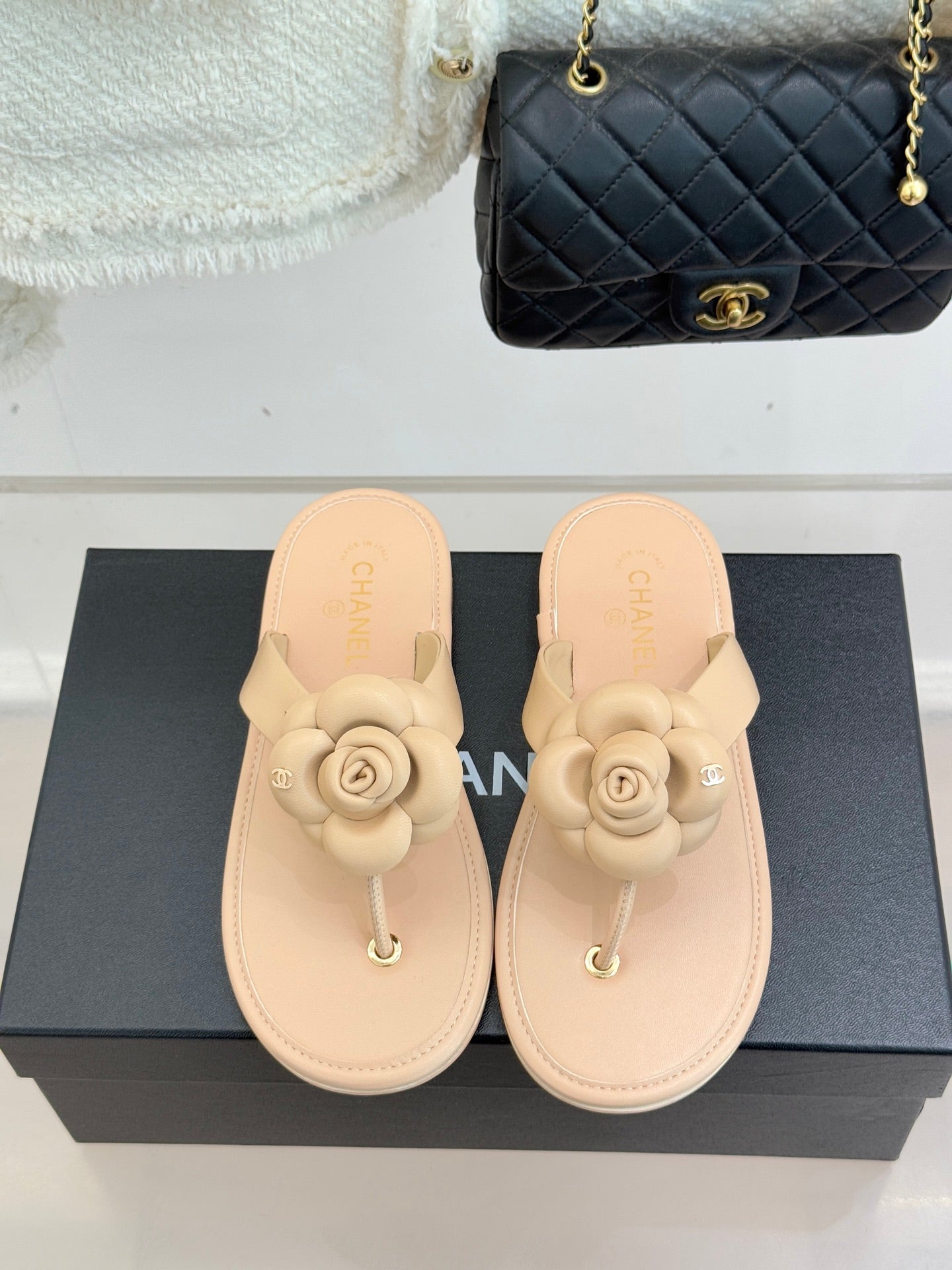 CC 26 Camellia Thong Sandal Beige Sheepskin 610001