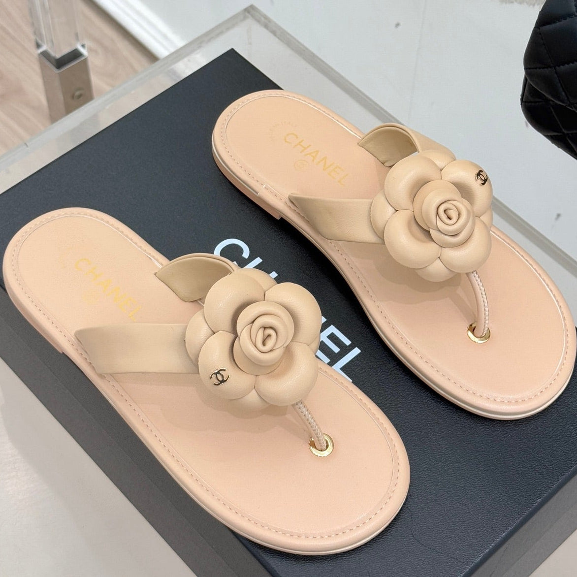 CC 26 Camellia Thong Sandal Beige Sheepskin 610001