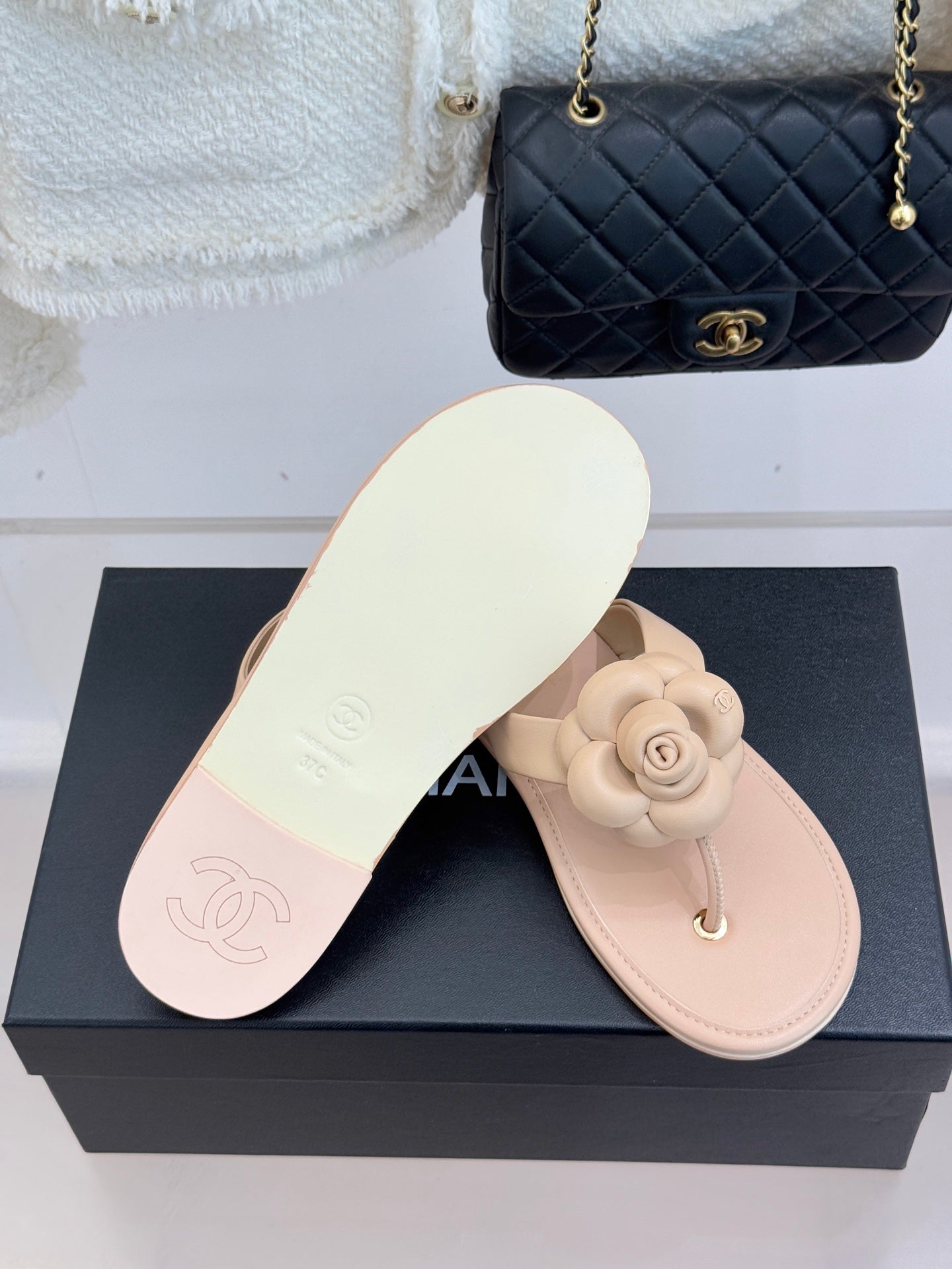 CC 26 Camellia Thong Sandal Beige Sheepskin 610001