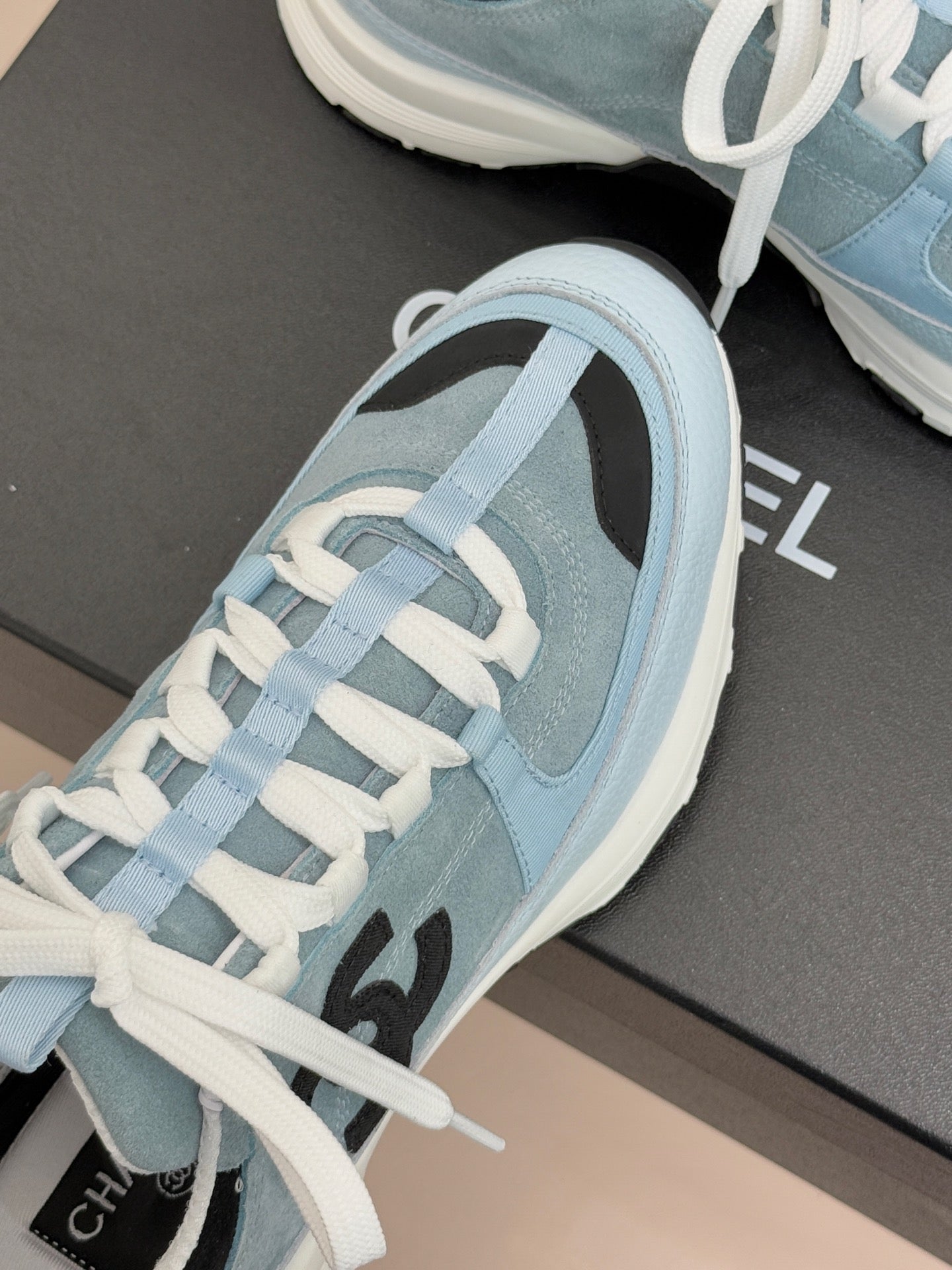 CC 26 Sneaker Blue mix Black White Suede Calfskin 610011