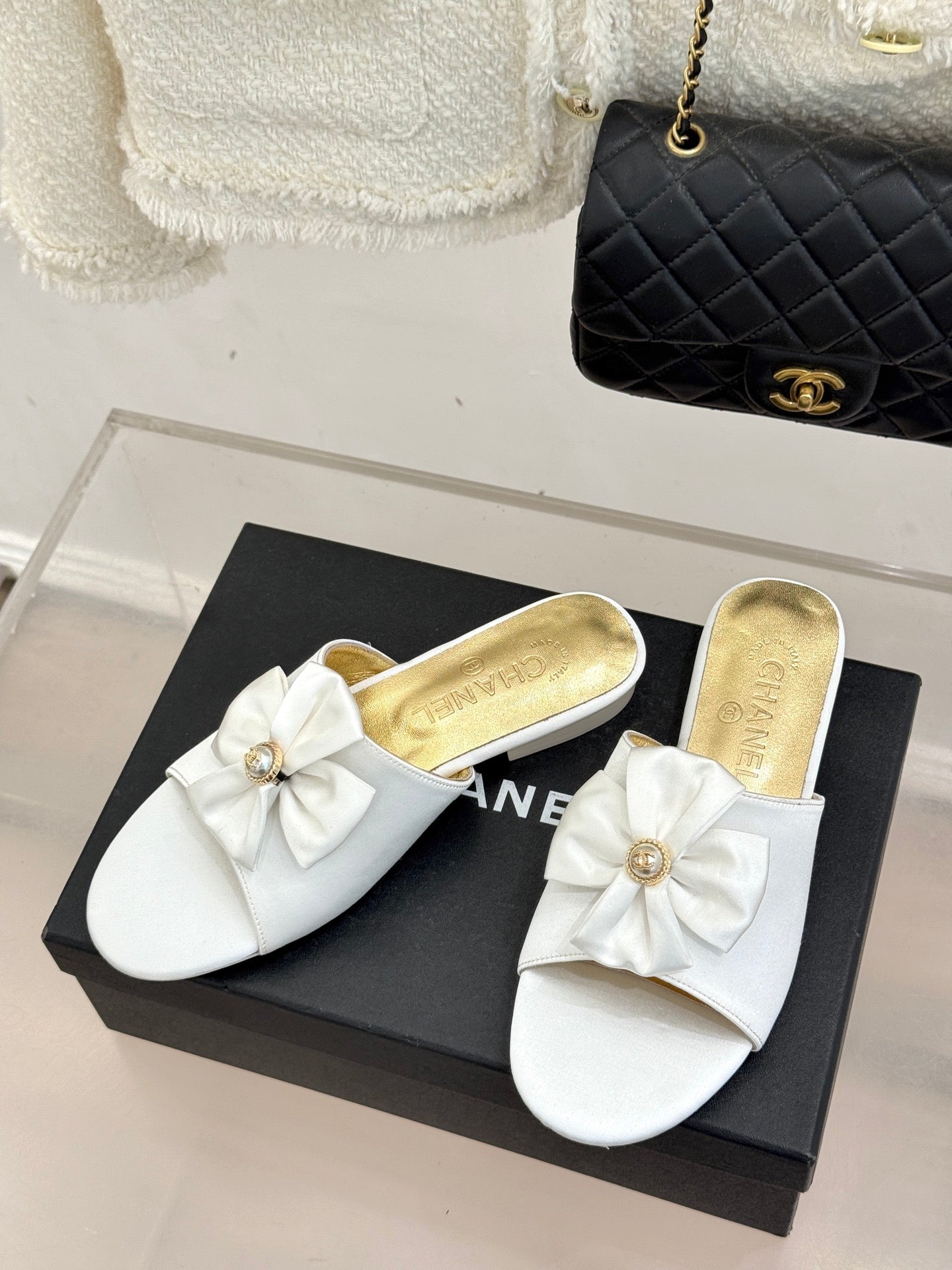 CC 26 Bow Flat Sandal White Gold Satin Sheepskin 609800