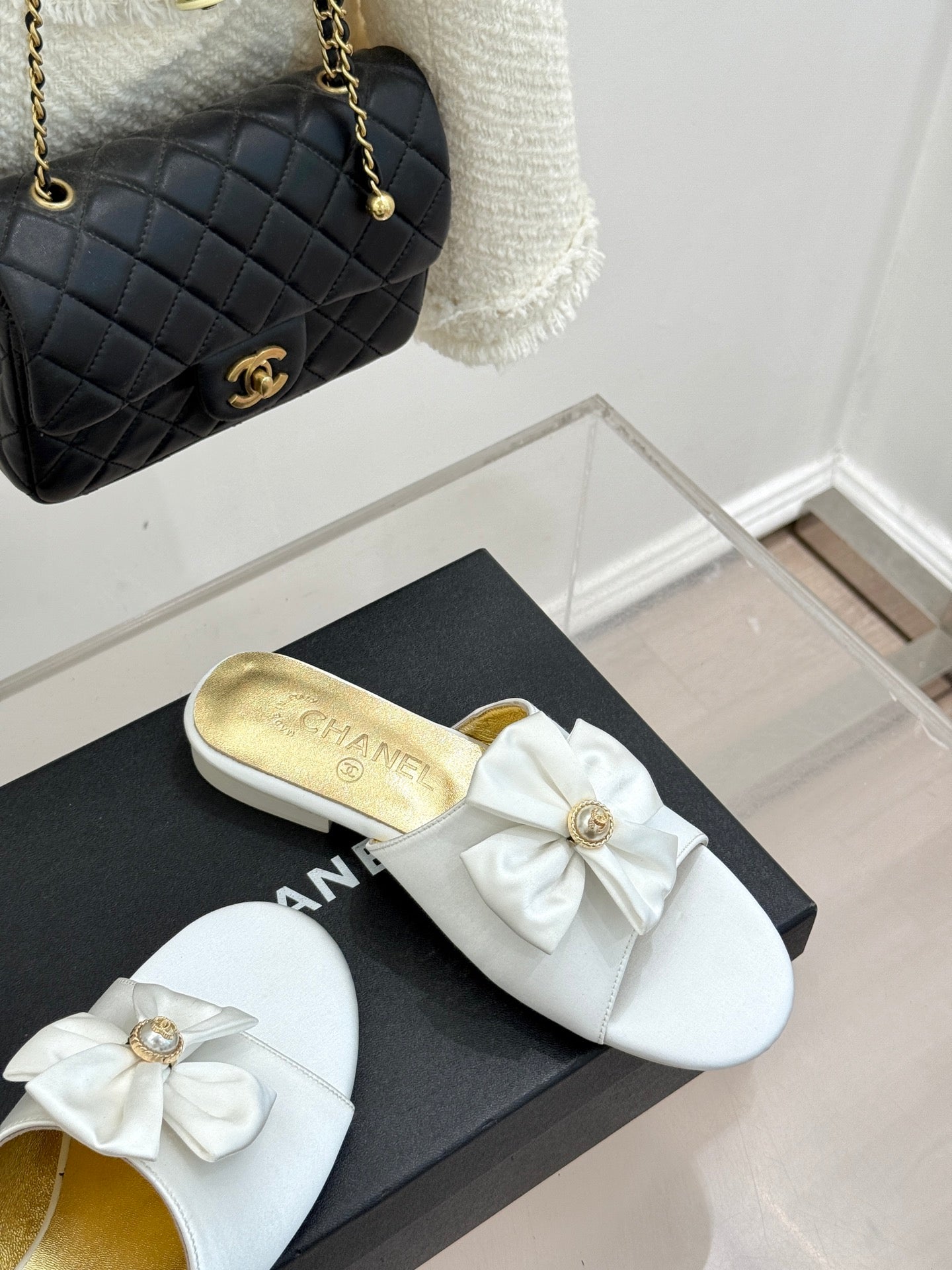 CC 26 Bow Flat Sandal White Gold Satin Sheepskin 609800