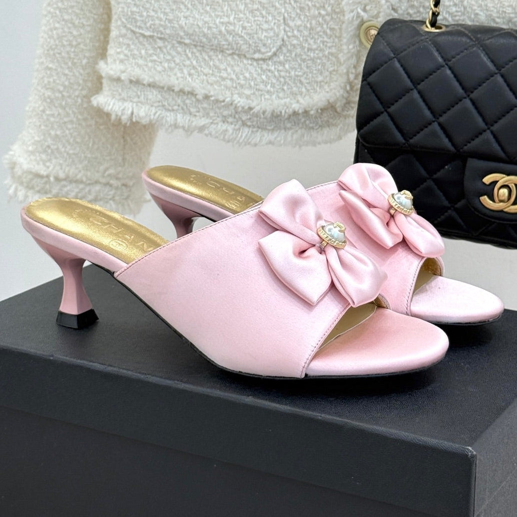 CC 26 Bow Sandal 55mm Pink Gold Satin Sheepskin 609804