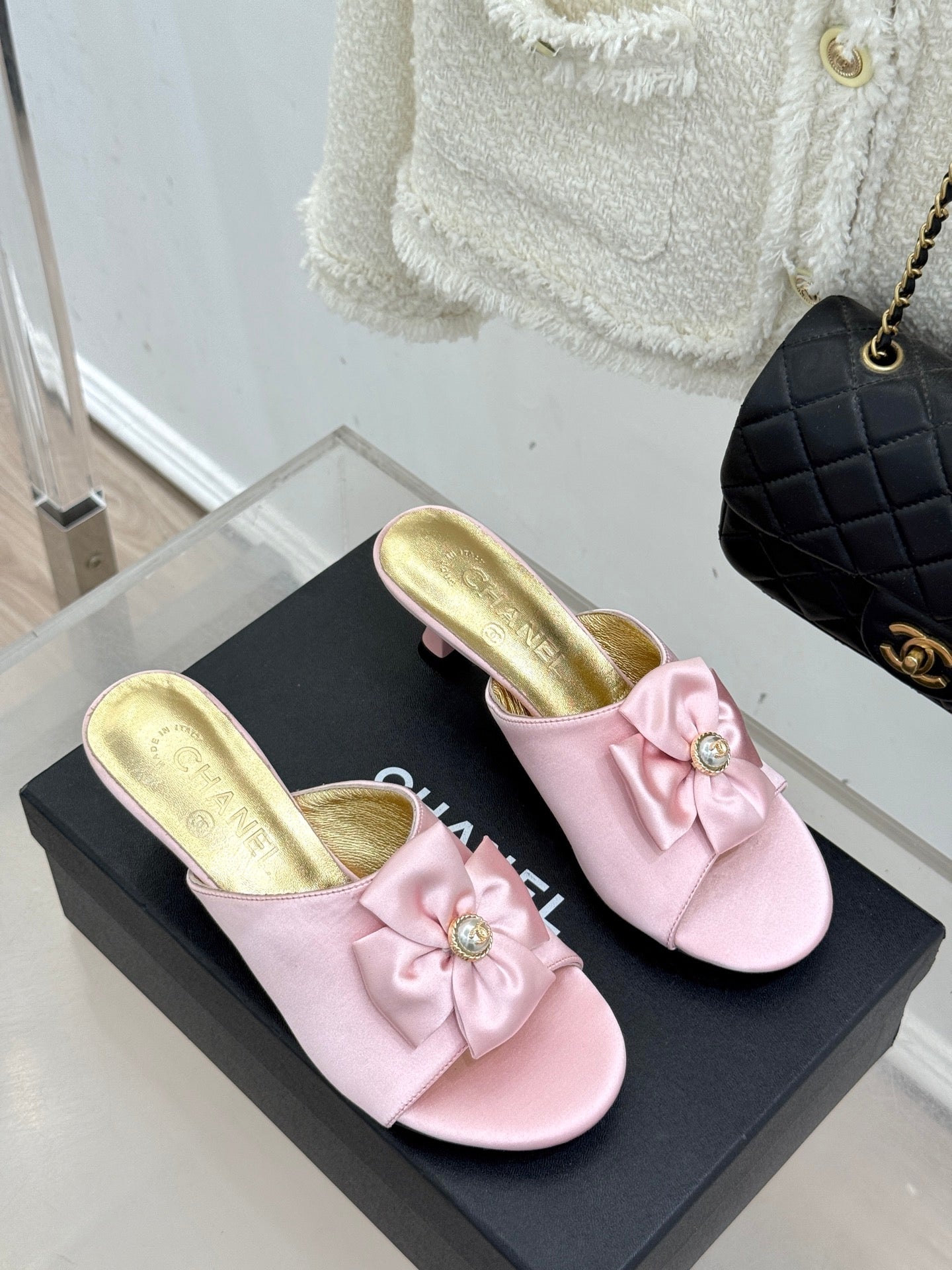 CC 26 Bow Sandal 55mm Pink Gold Satin Sheepskin 609804