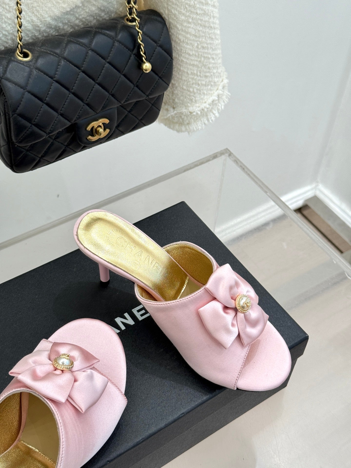 CC 26 Bow Sandal 85mm Pink Gold Satin Sheepskin 609808