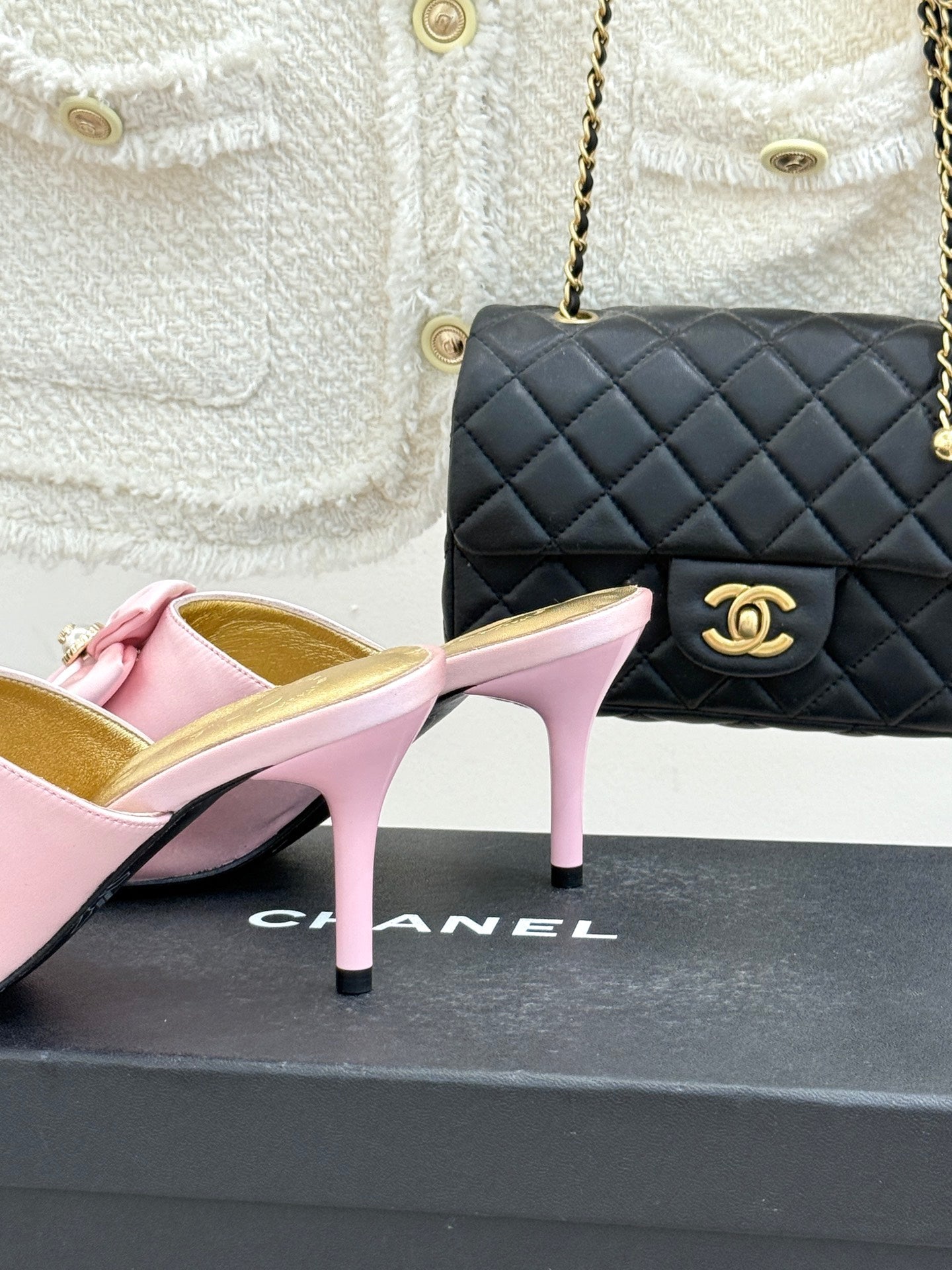CC 26 Bow Sandal 85mm Pink Gold Satin Sheepskin 609808