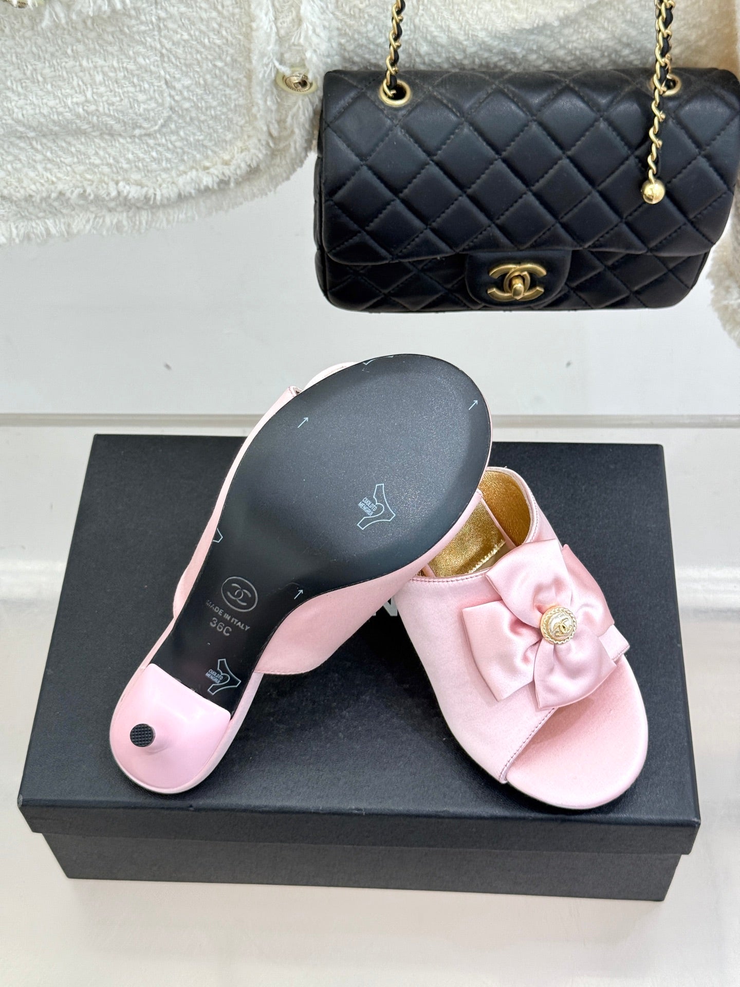 CC 26 Bow Sandal 85mm Pink Gold Satin Sheepskin 609808