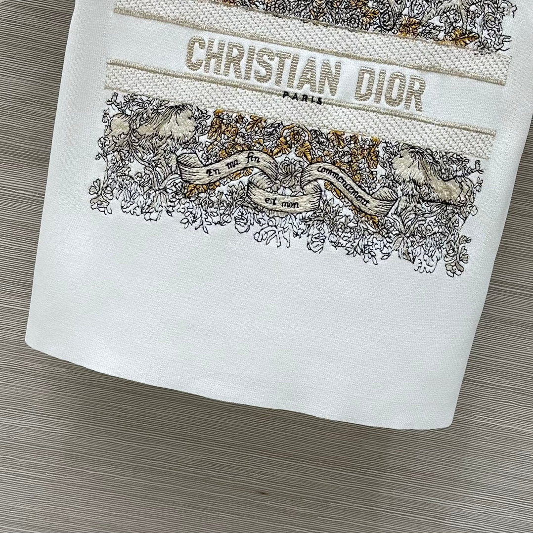 CD 25 Star Embroidery Knitted Short-sleeved Top White Tencel Wool