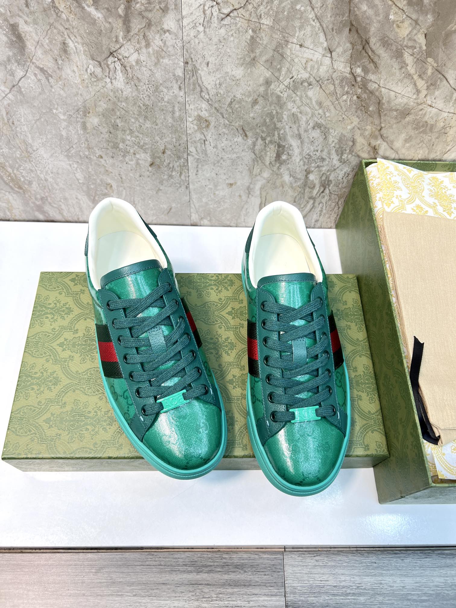 GG Men's ACE Sneaker Green Calfskin 525958