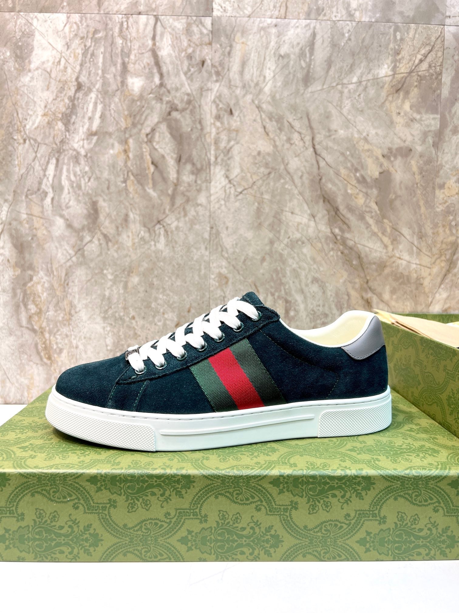 GG Men's ACE Sneaker Dark Green Suede 525961