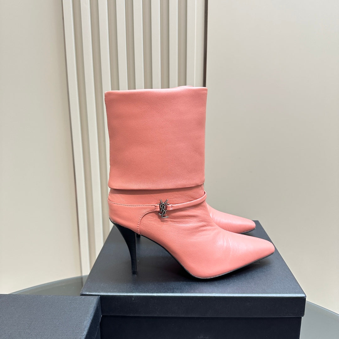 NIKI BOOTIES IN CORAL SHEEPSKIN