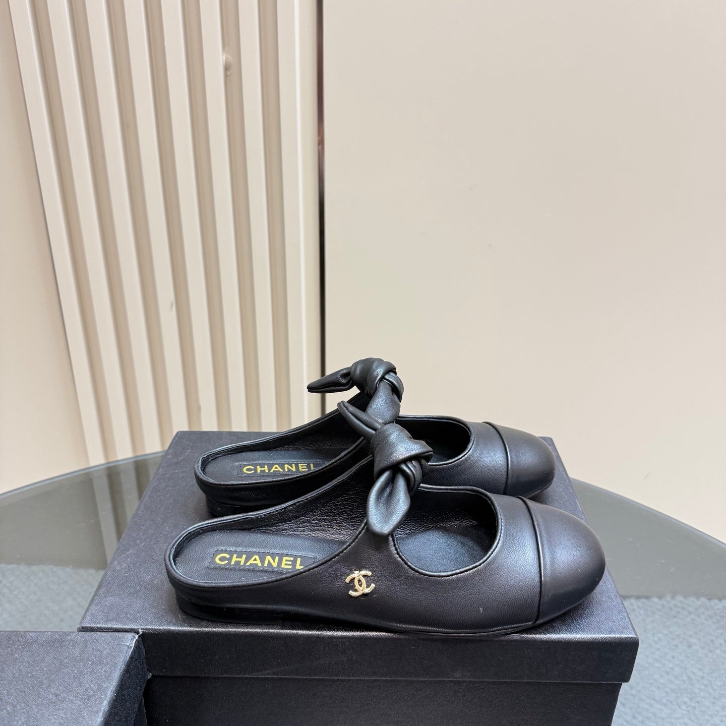 CC 25 Mule Flat Black Sheepskin 239414