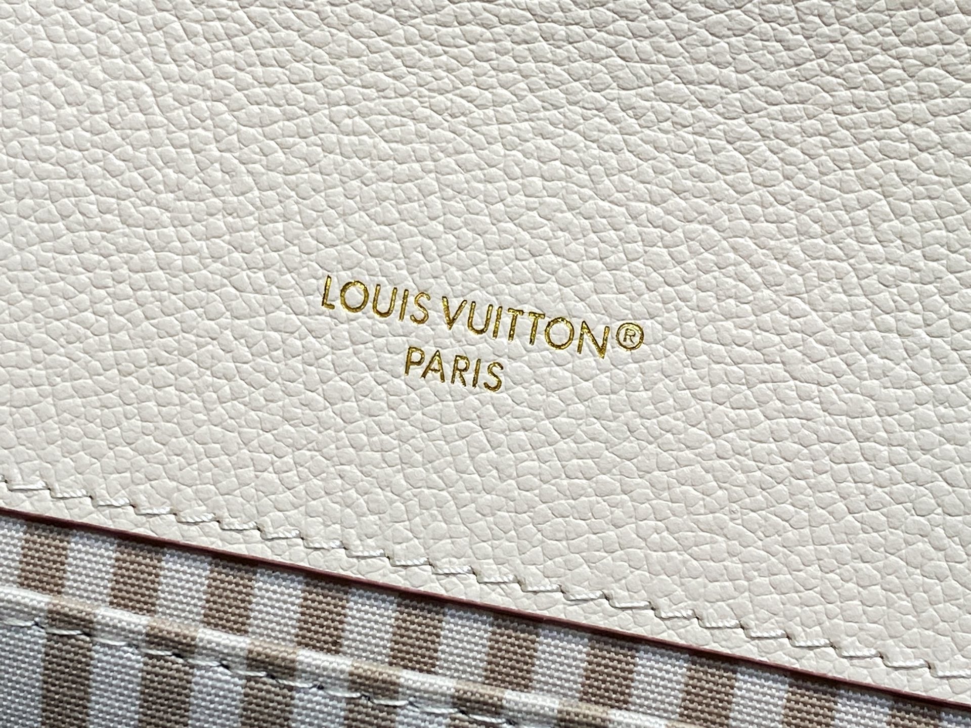 LV Pochette MÃ©tis 25cm Cream Grained Calfskin